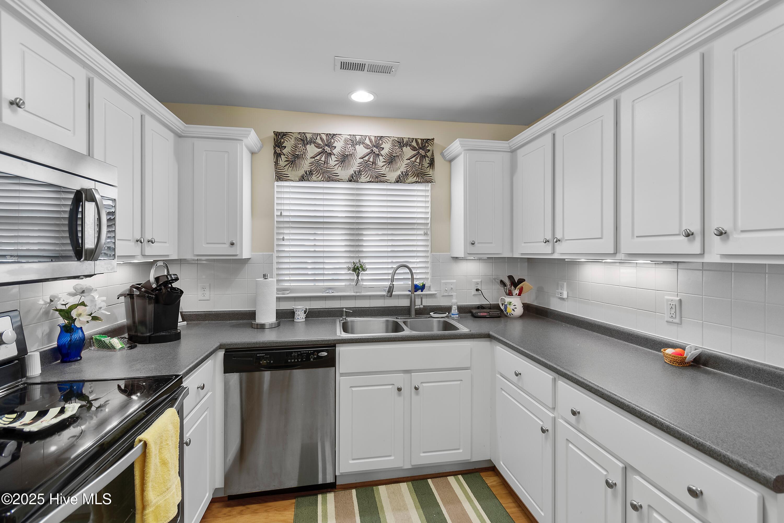 5025 Glen Cove Drive SE