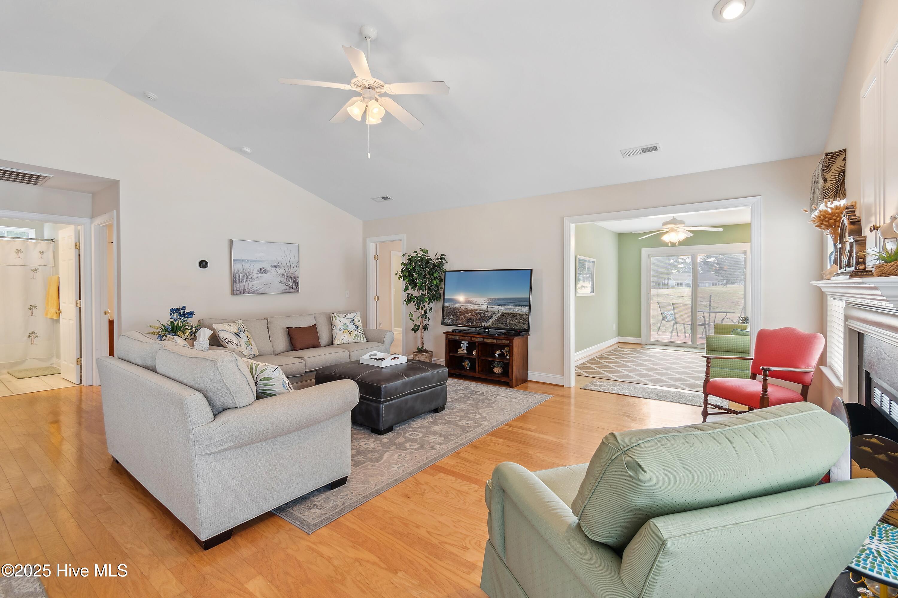 5025 Glen Cove Drive SE