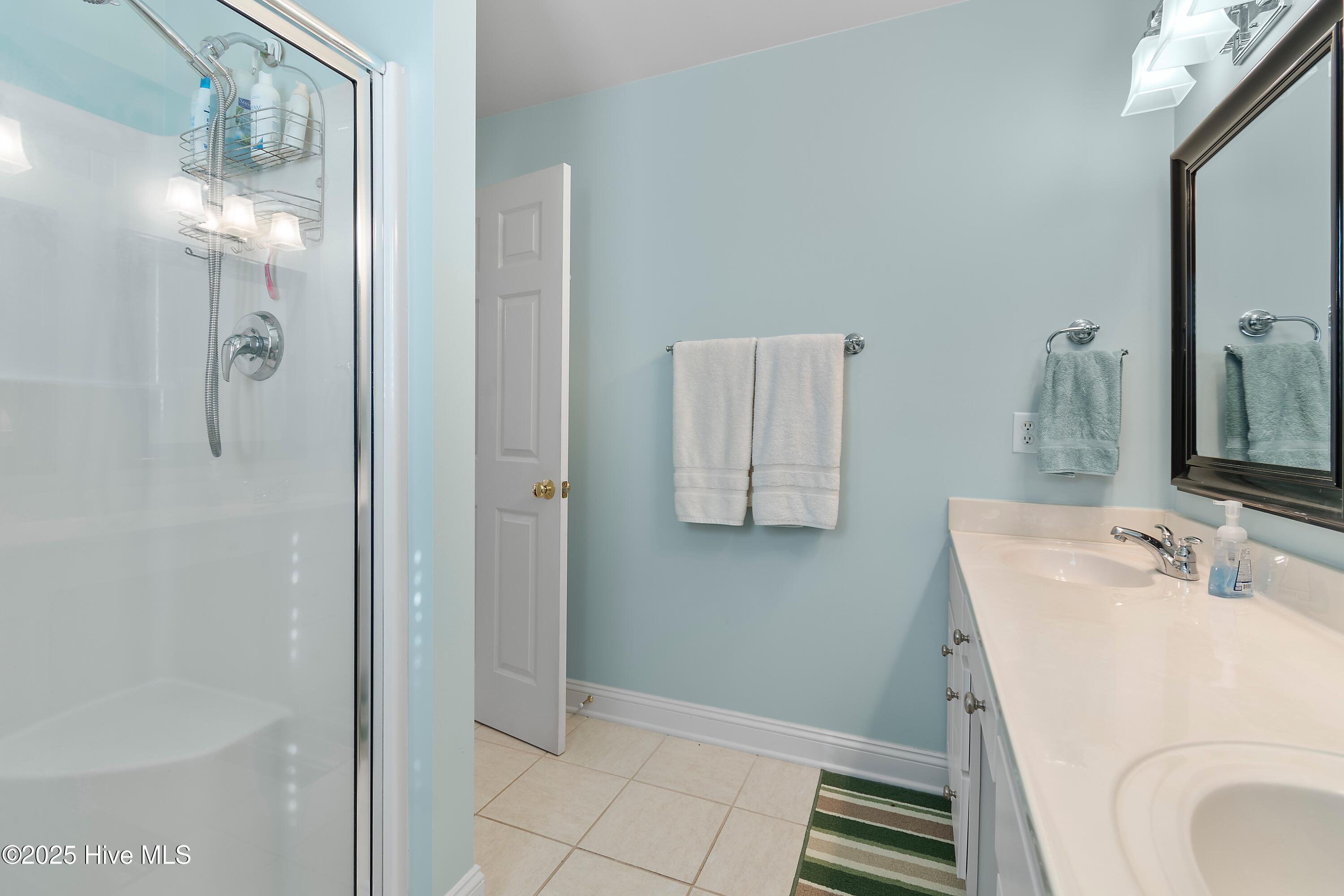 5025 Glen Cove Drive SE