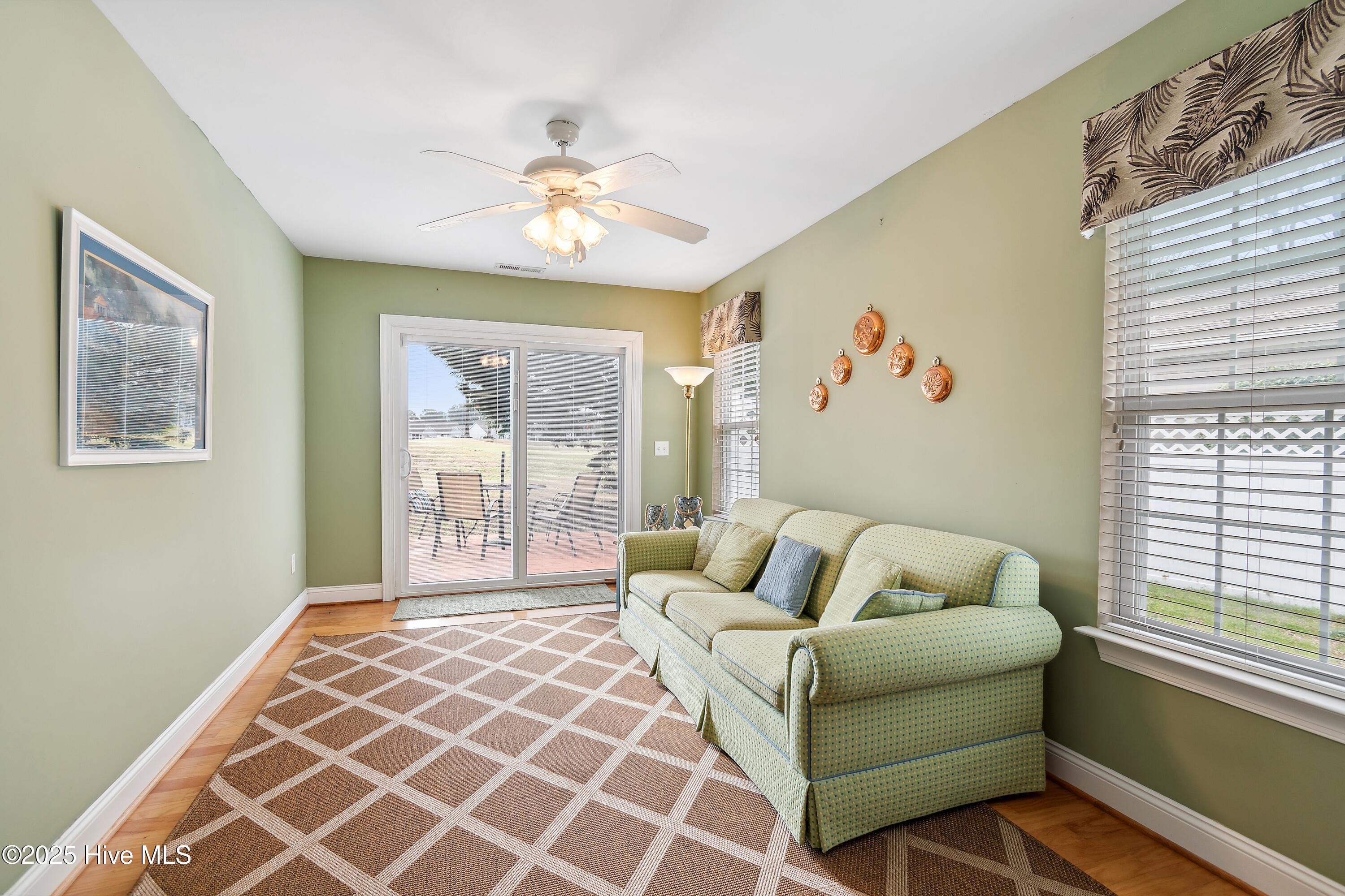 5025 Glen Cove Drive SE