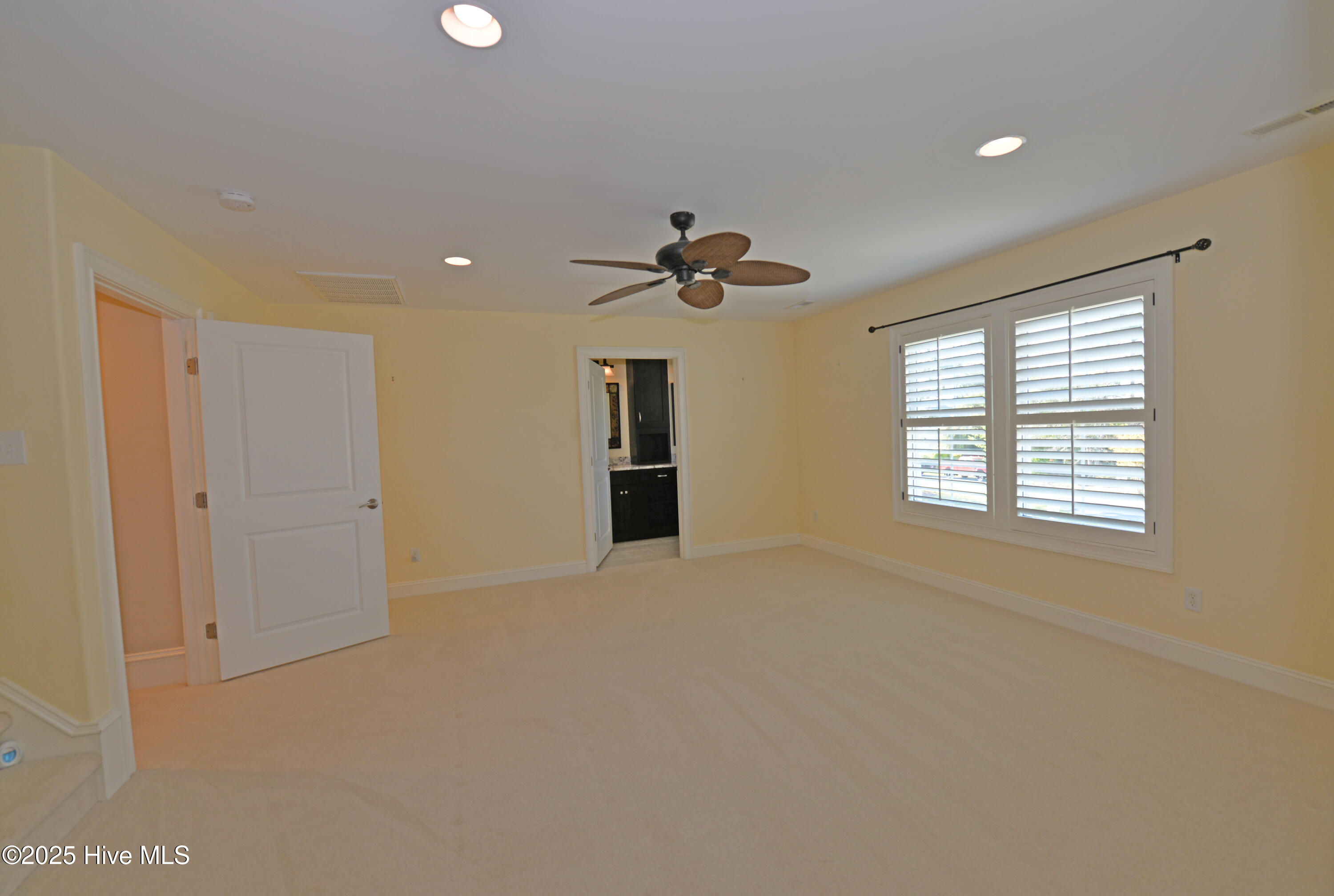 4398 Ascot Circle SE