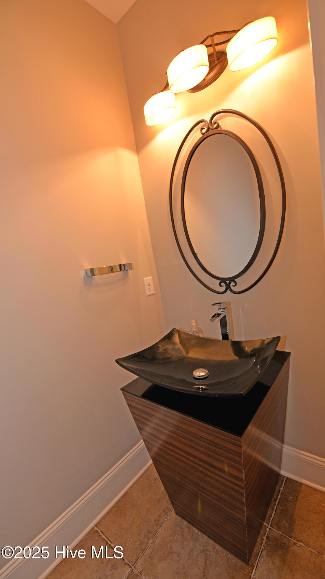 4398 Ascot Circle SE