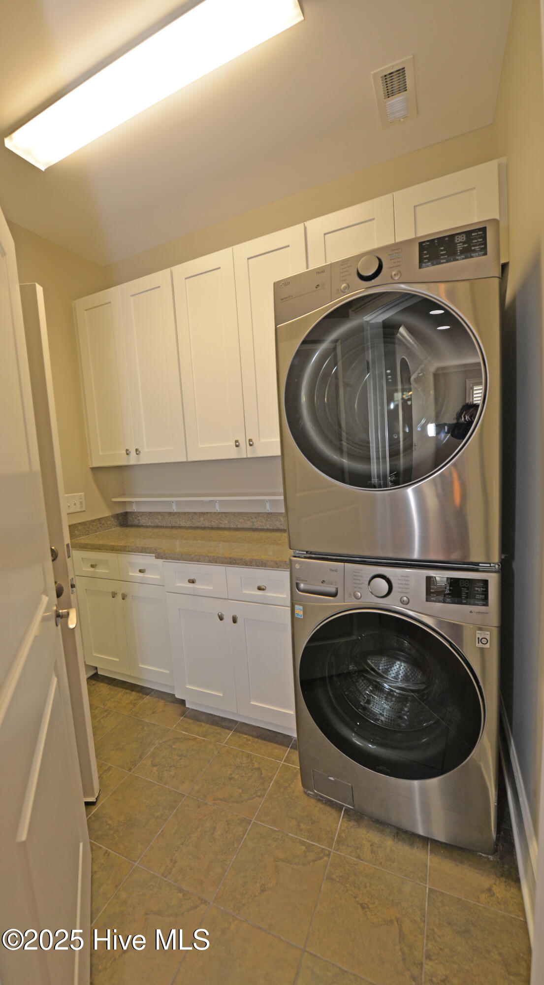 4398 Ascot Circle SE