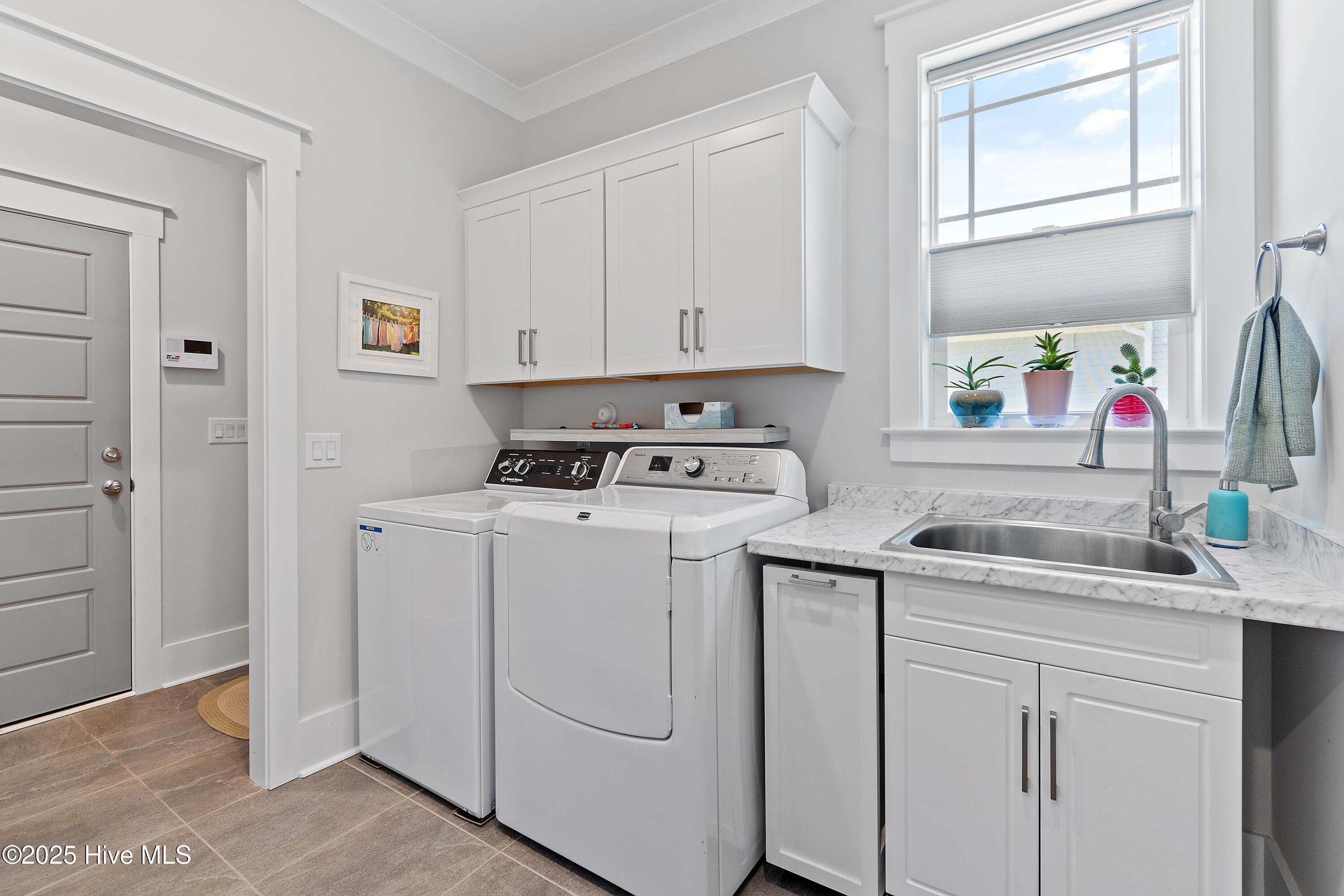 3981 Bay Colony Road NE