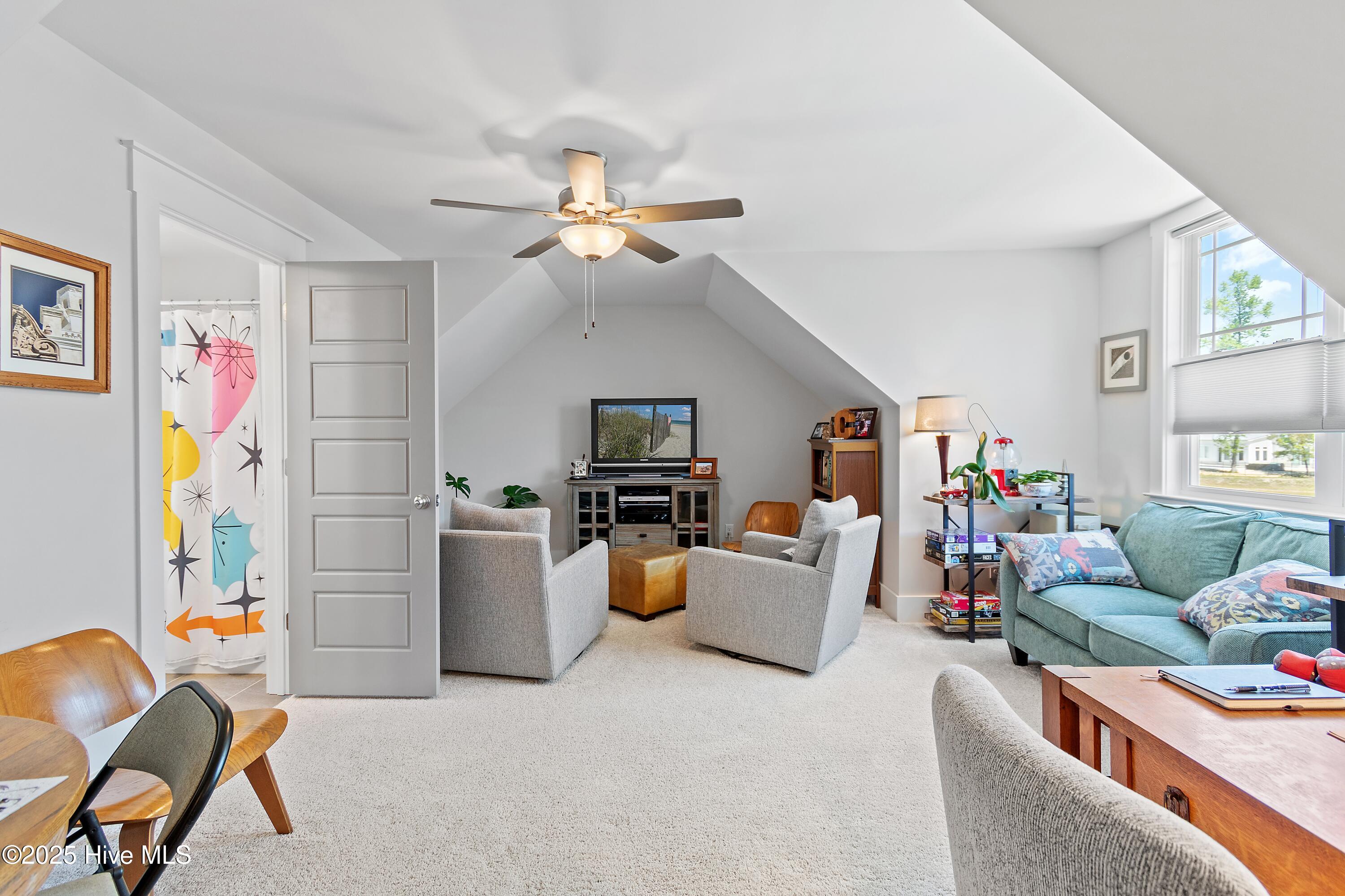 3981 Bay Colony Road NE