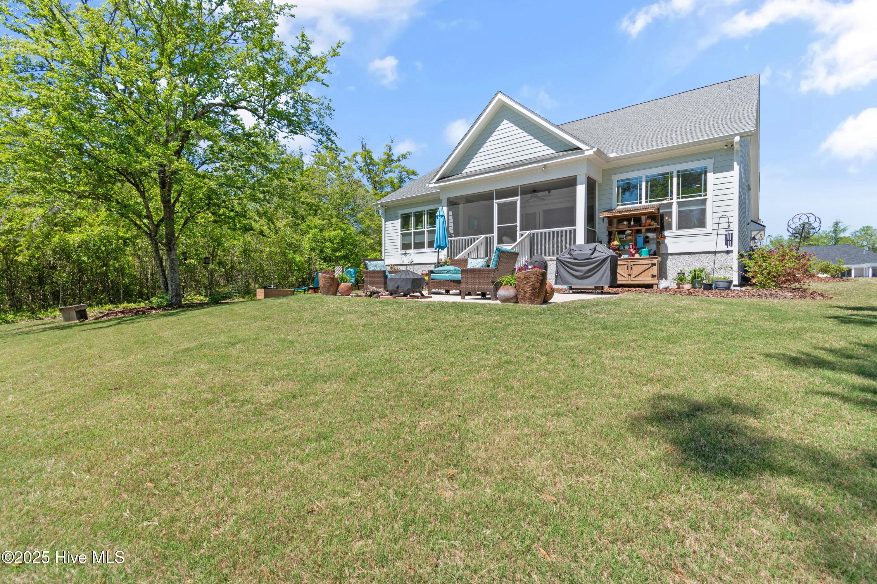 3981 Bay Colony Road NE