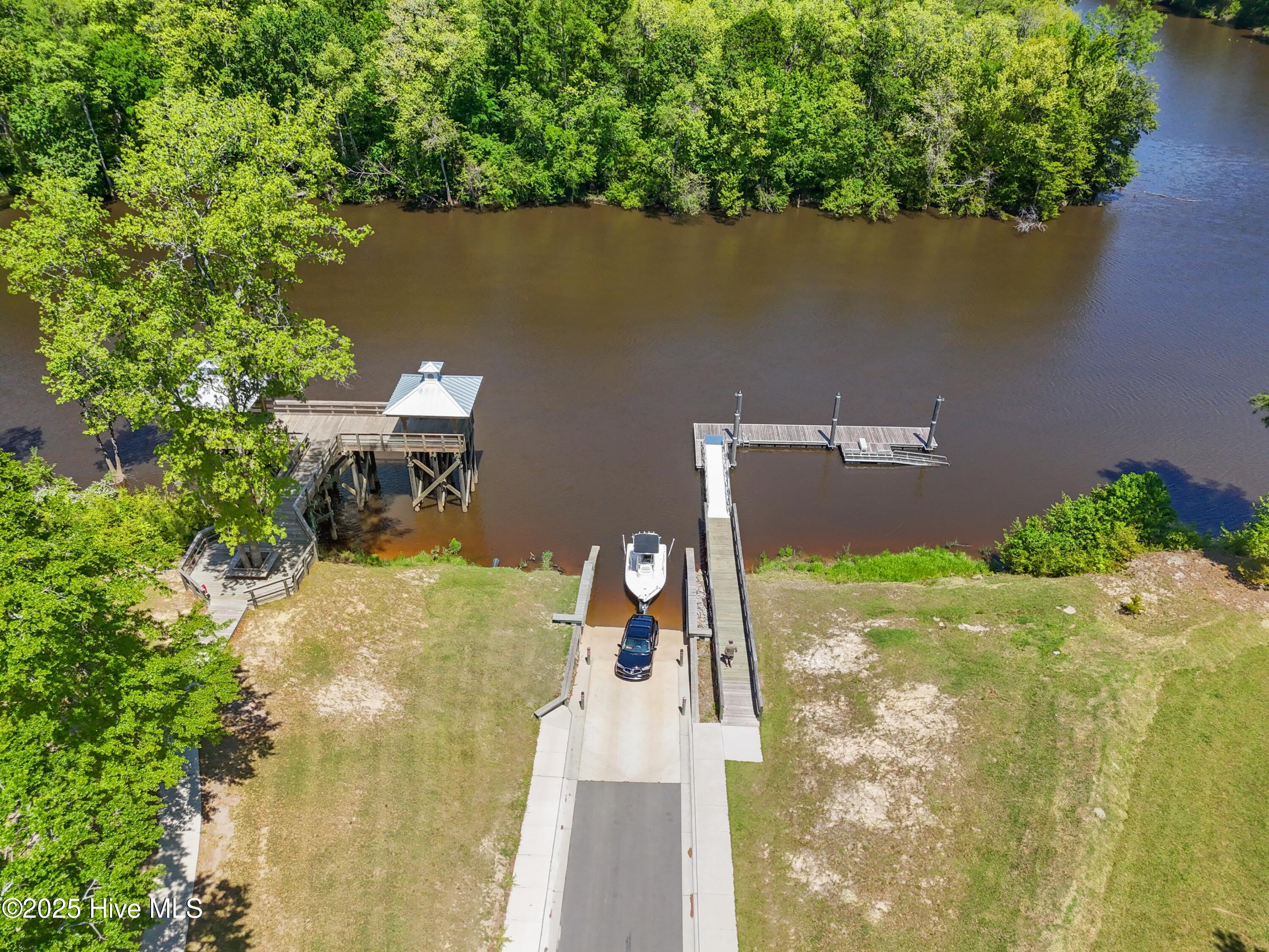 3981 Bay Colony Road NE