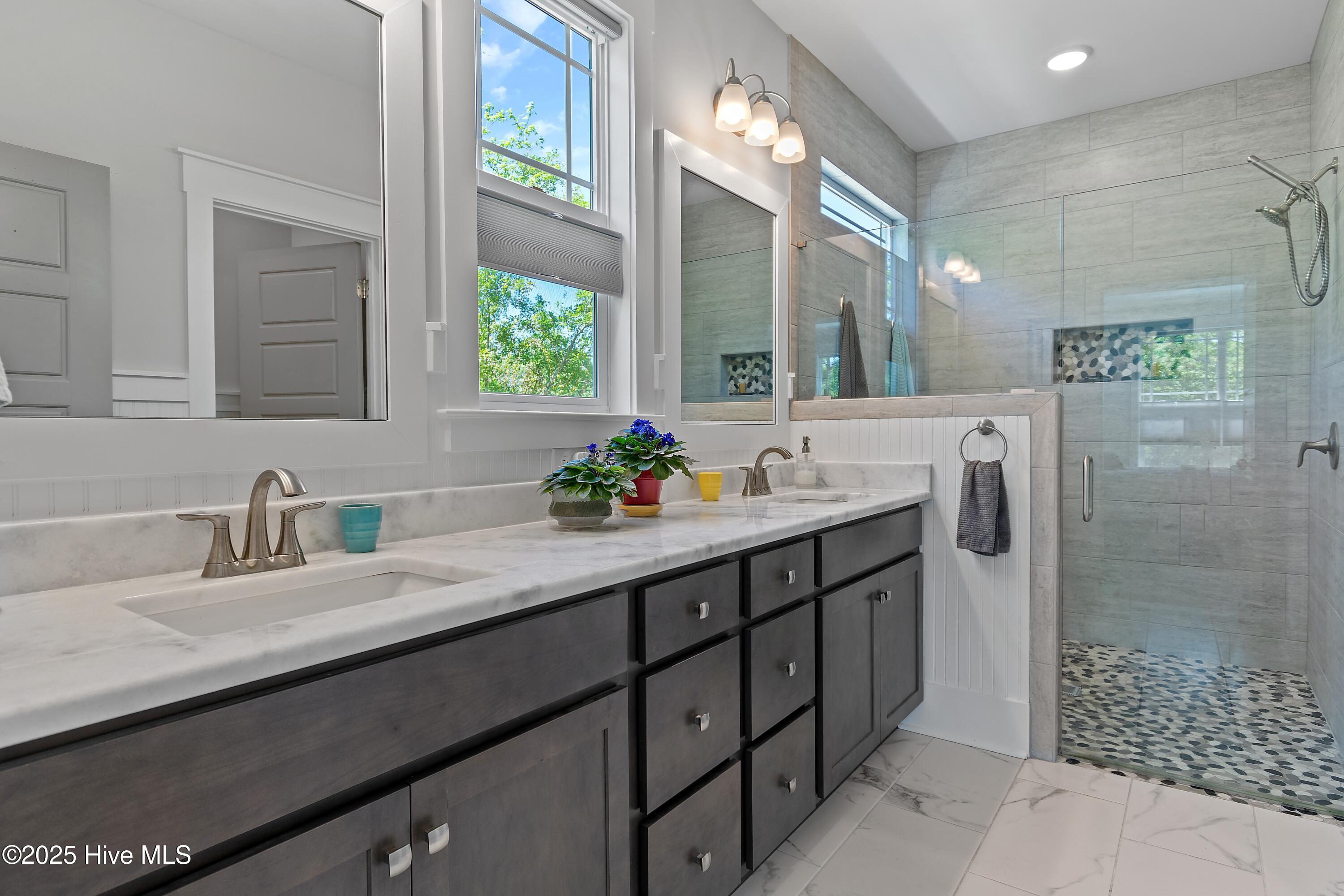 3981 Bay Colony Road NE