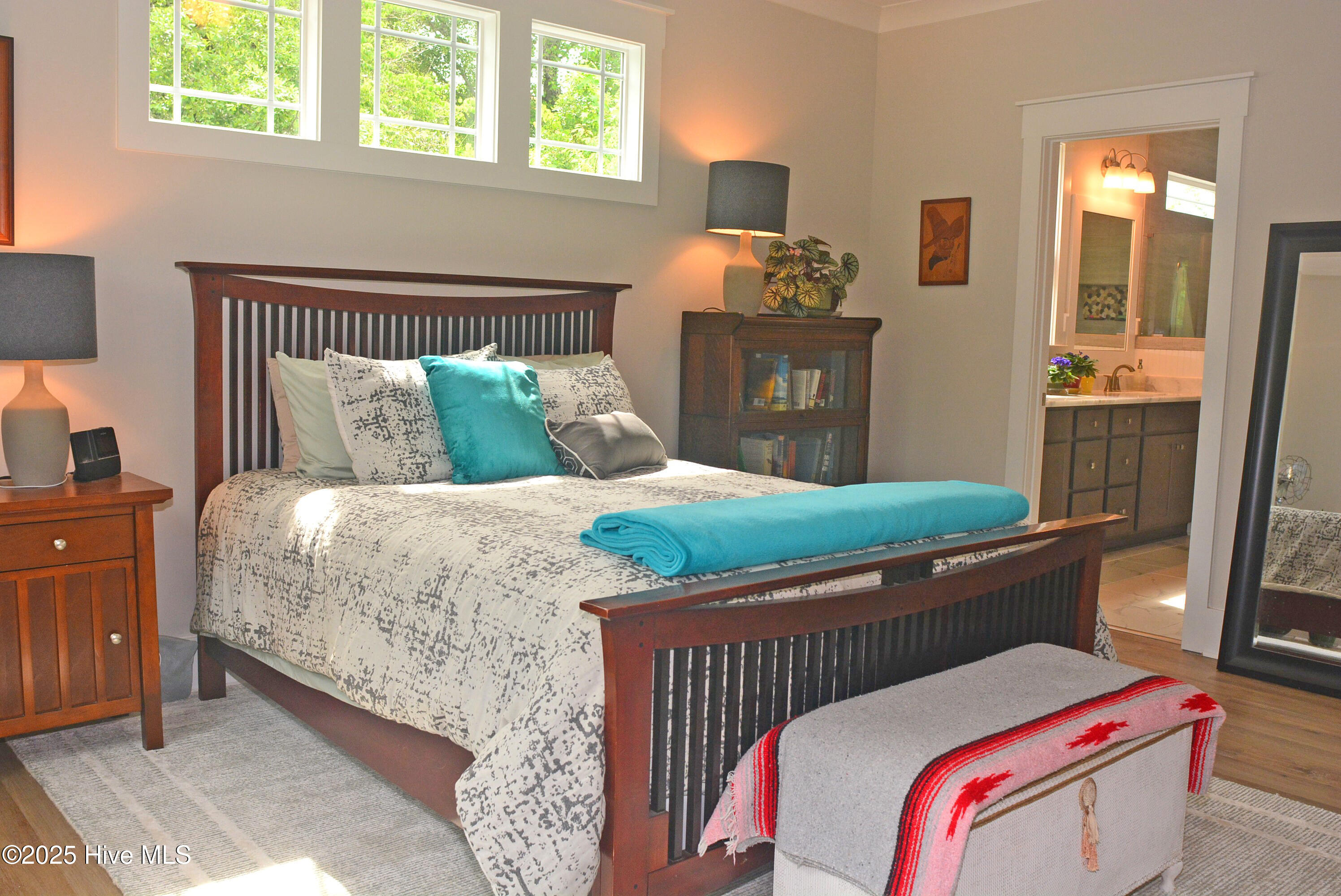 3981 Bay Colony Road NE