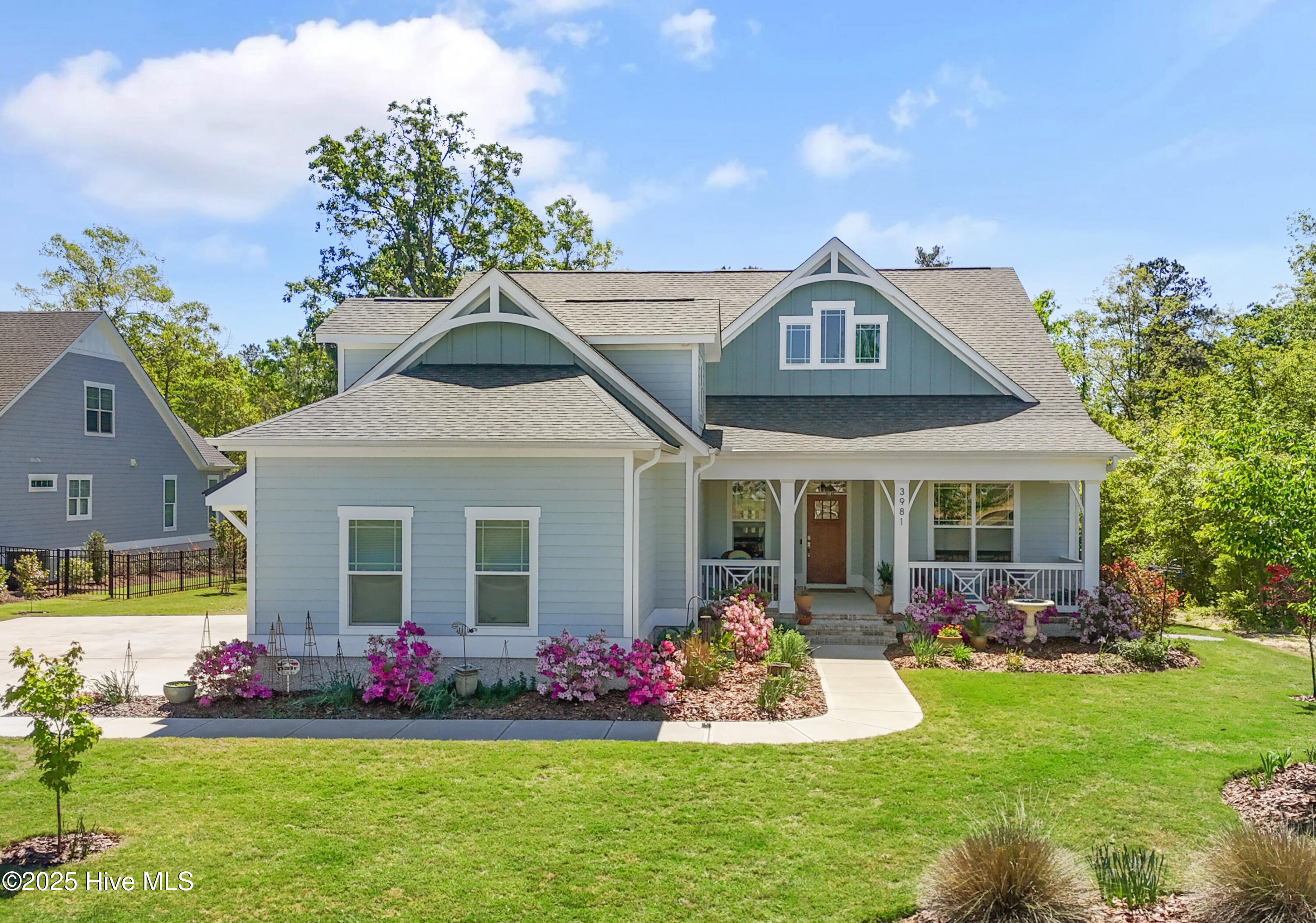 3981 Bay Colony Road NE