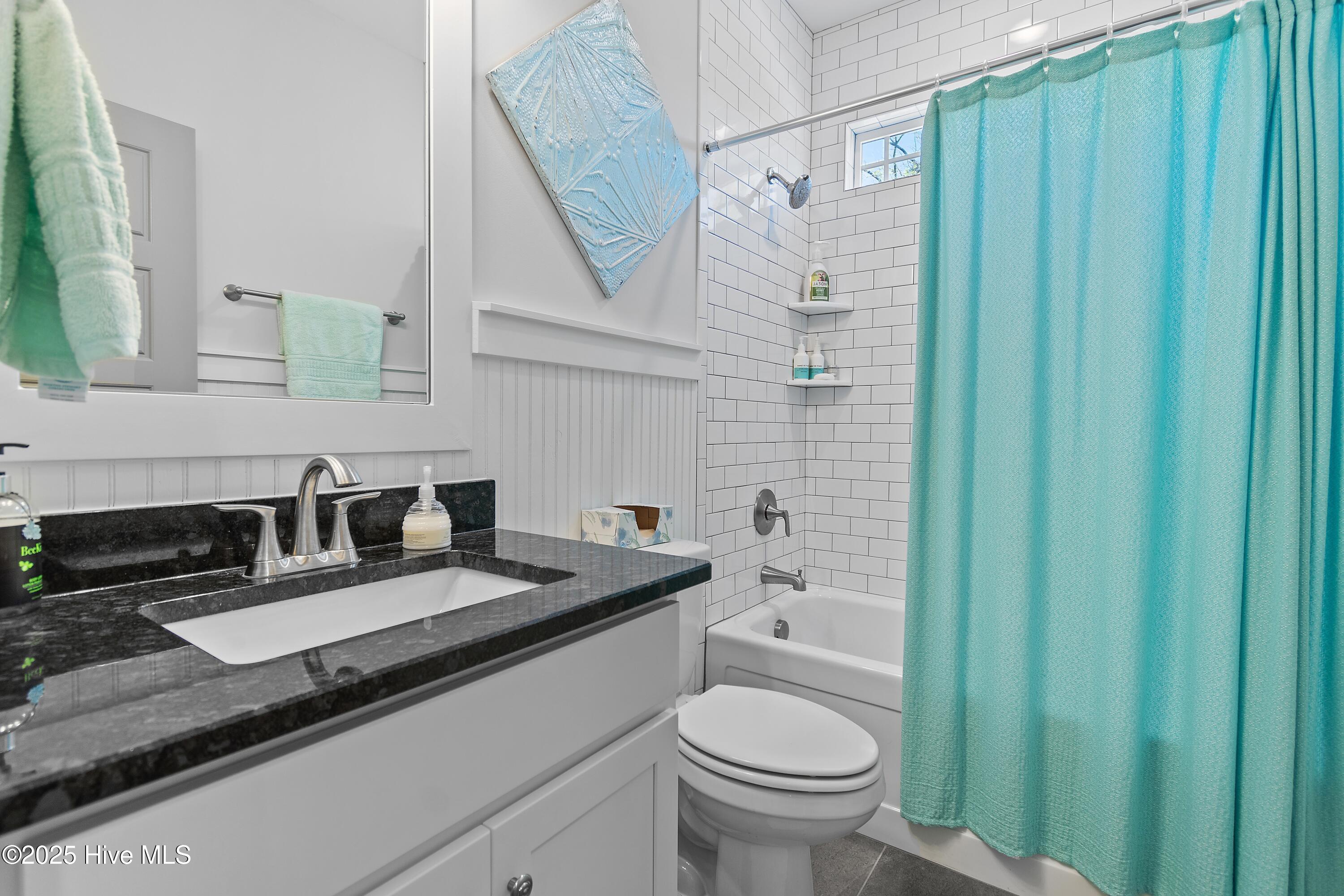 3981 Bay Colony Road NE