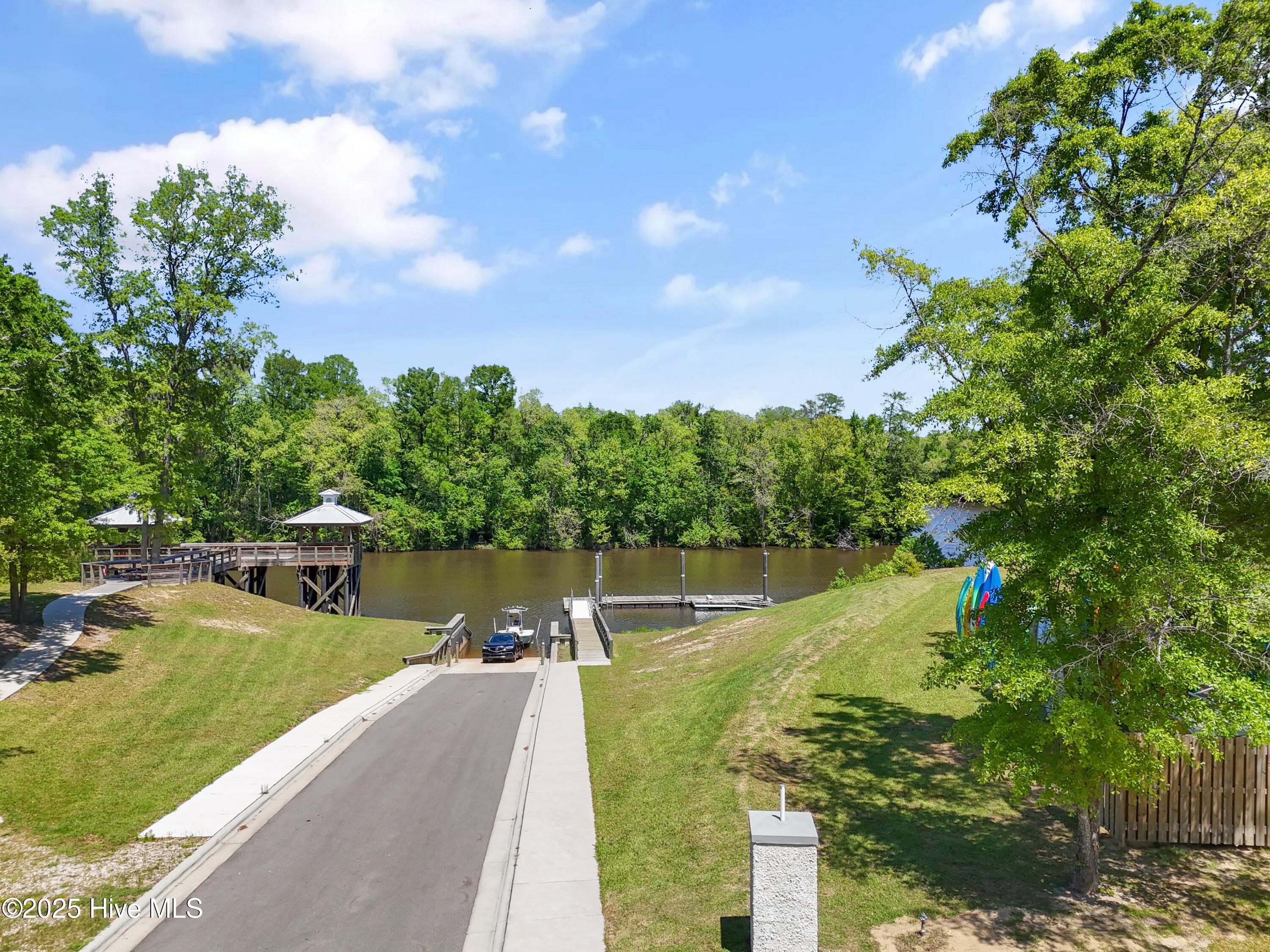 3981 Bay Colony Road NE