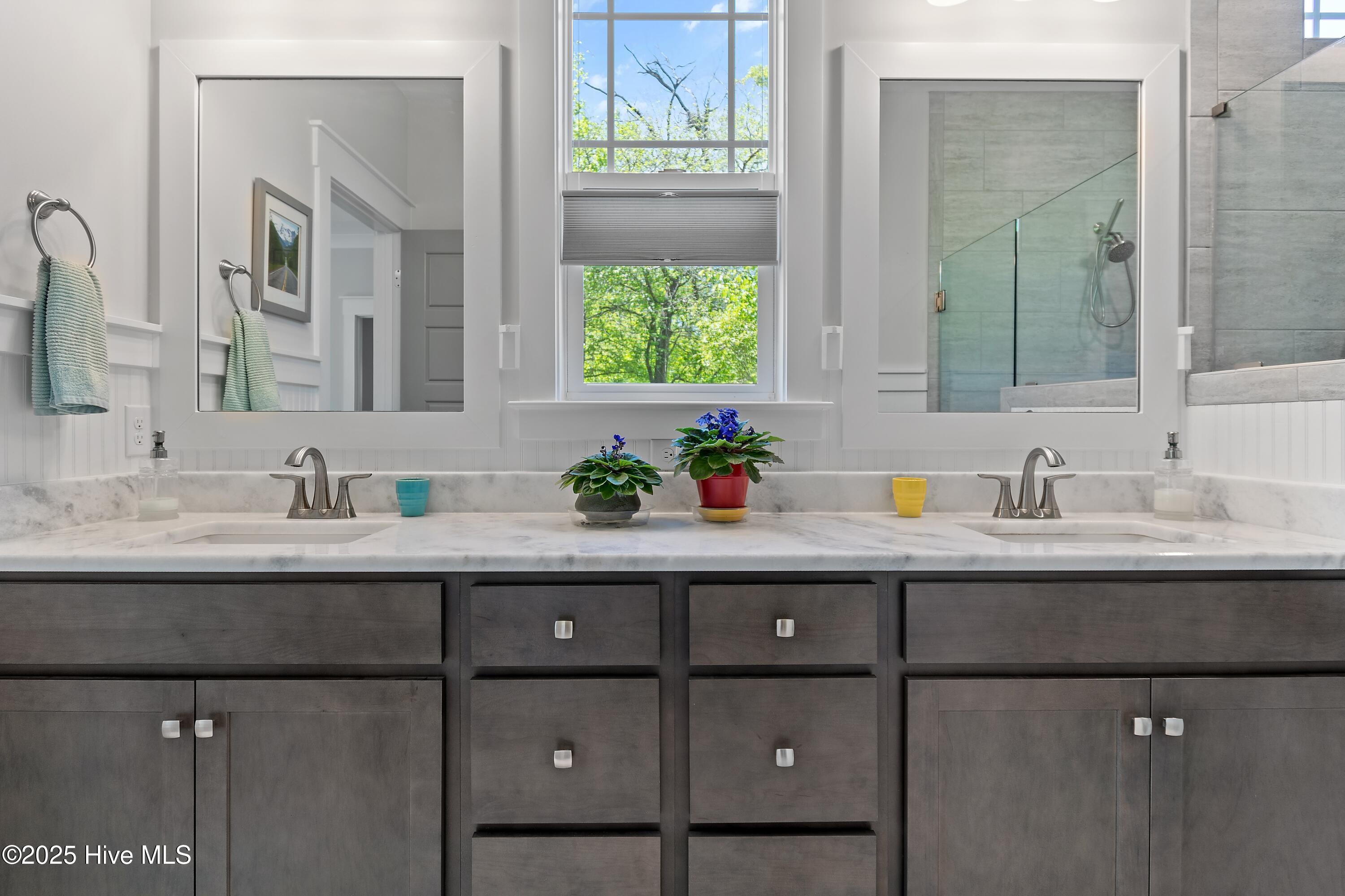 3981 Bay Colony Road NE