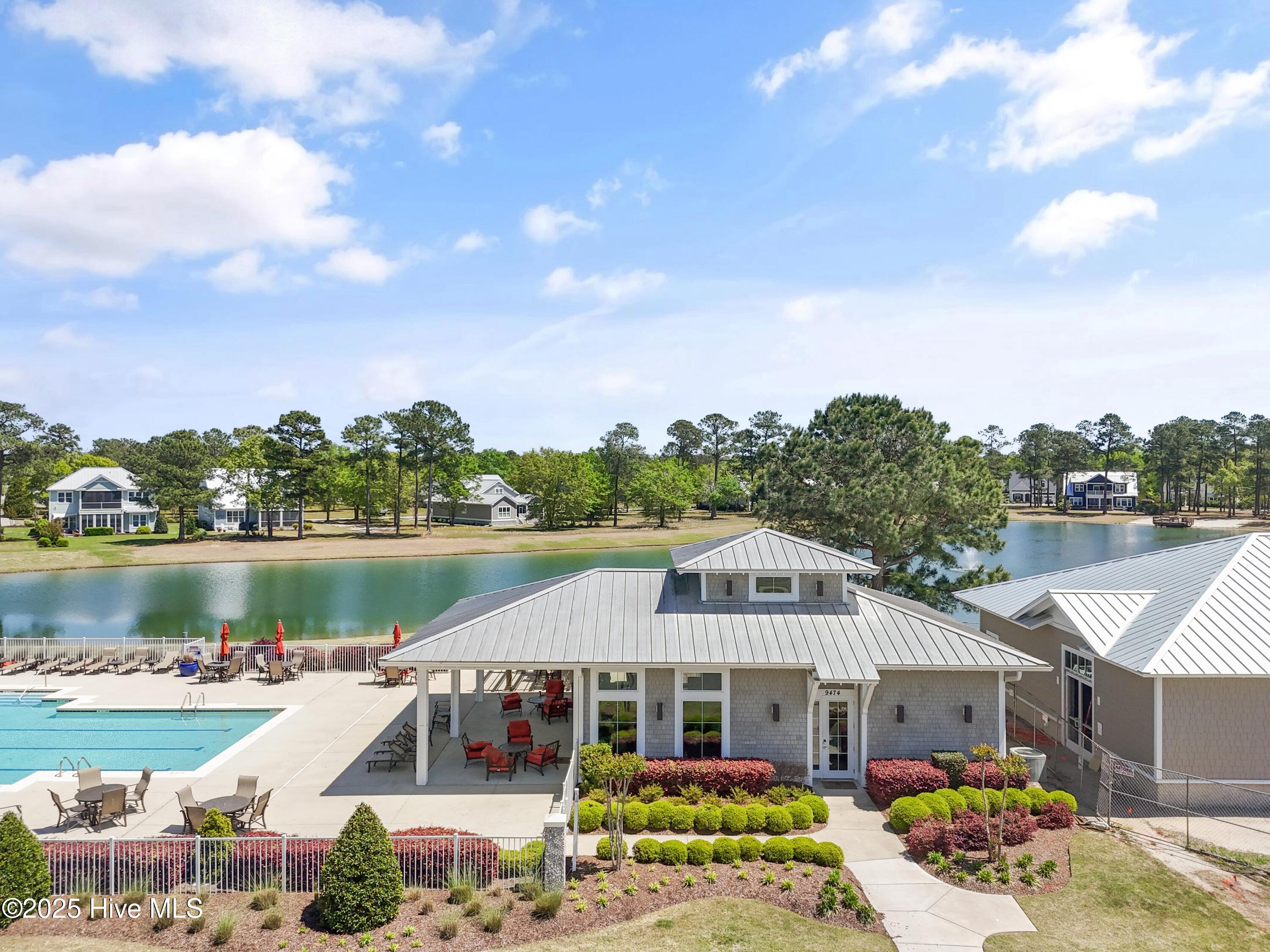 3981 Bay Colony Road NE