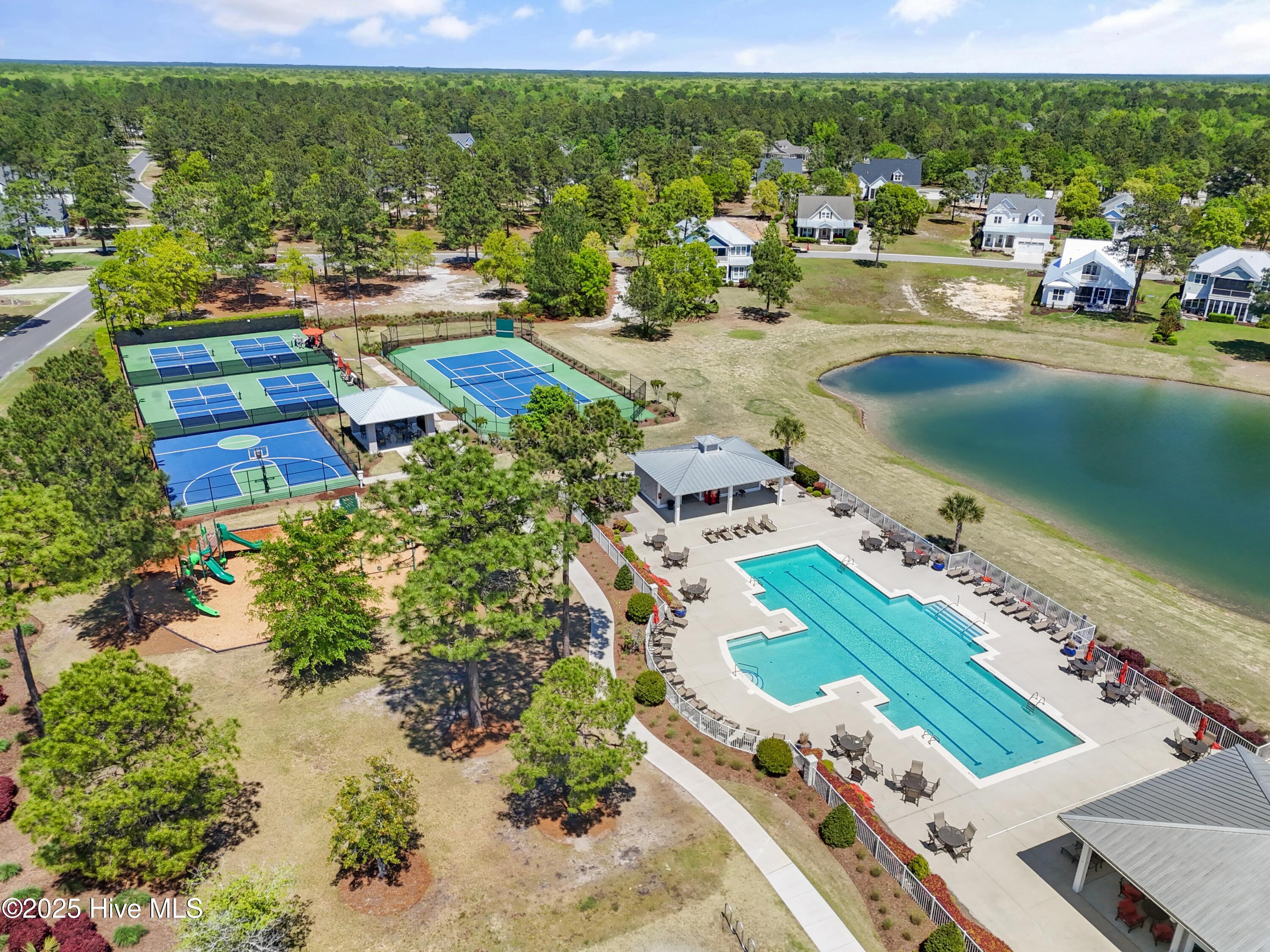 3981 Bay Colony Road NE