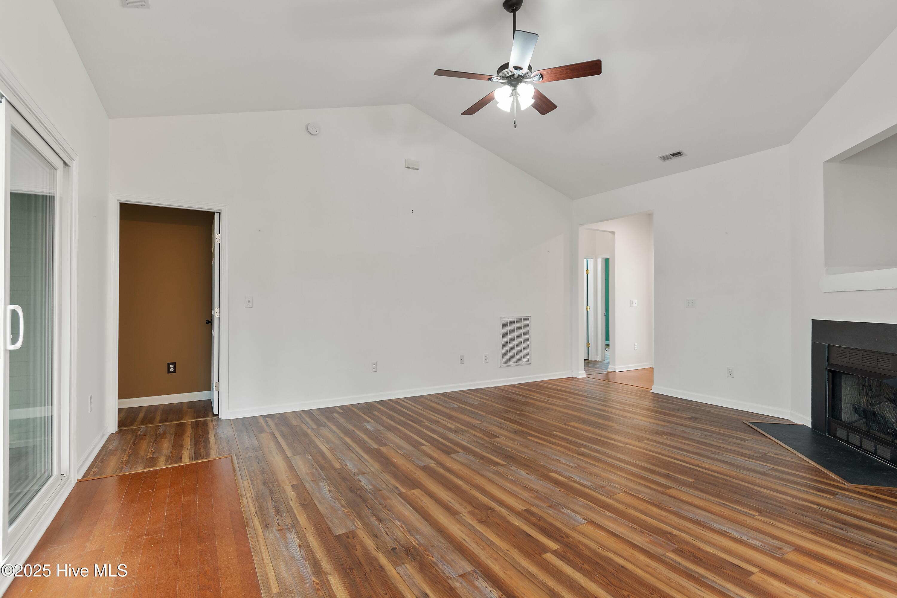 5009 N Hampton Drive SE