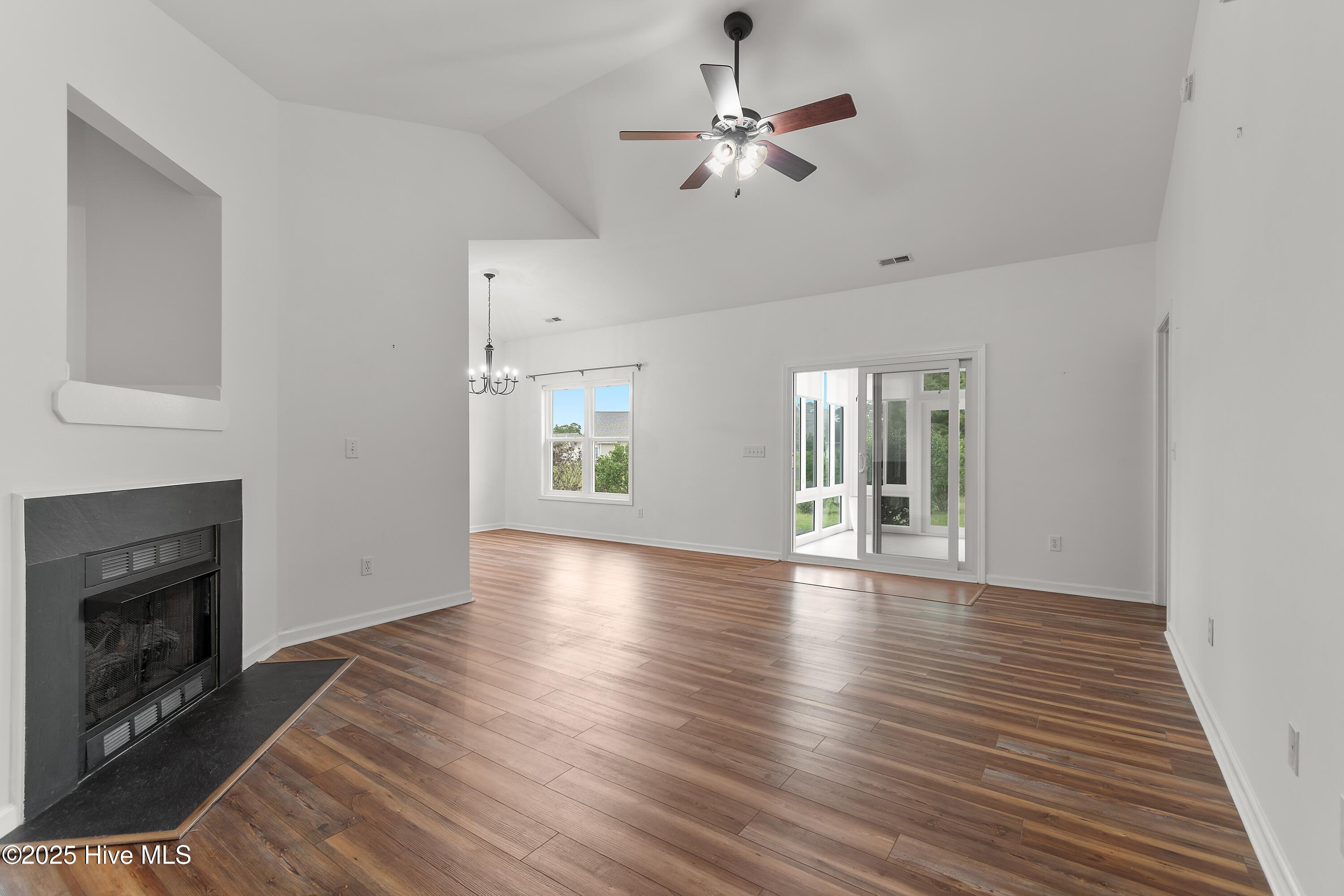 5009 N Hampton Drive SE