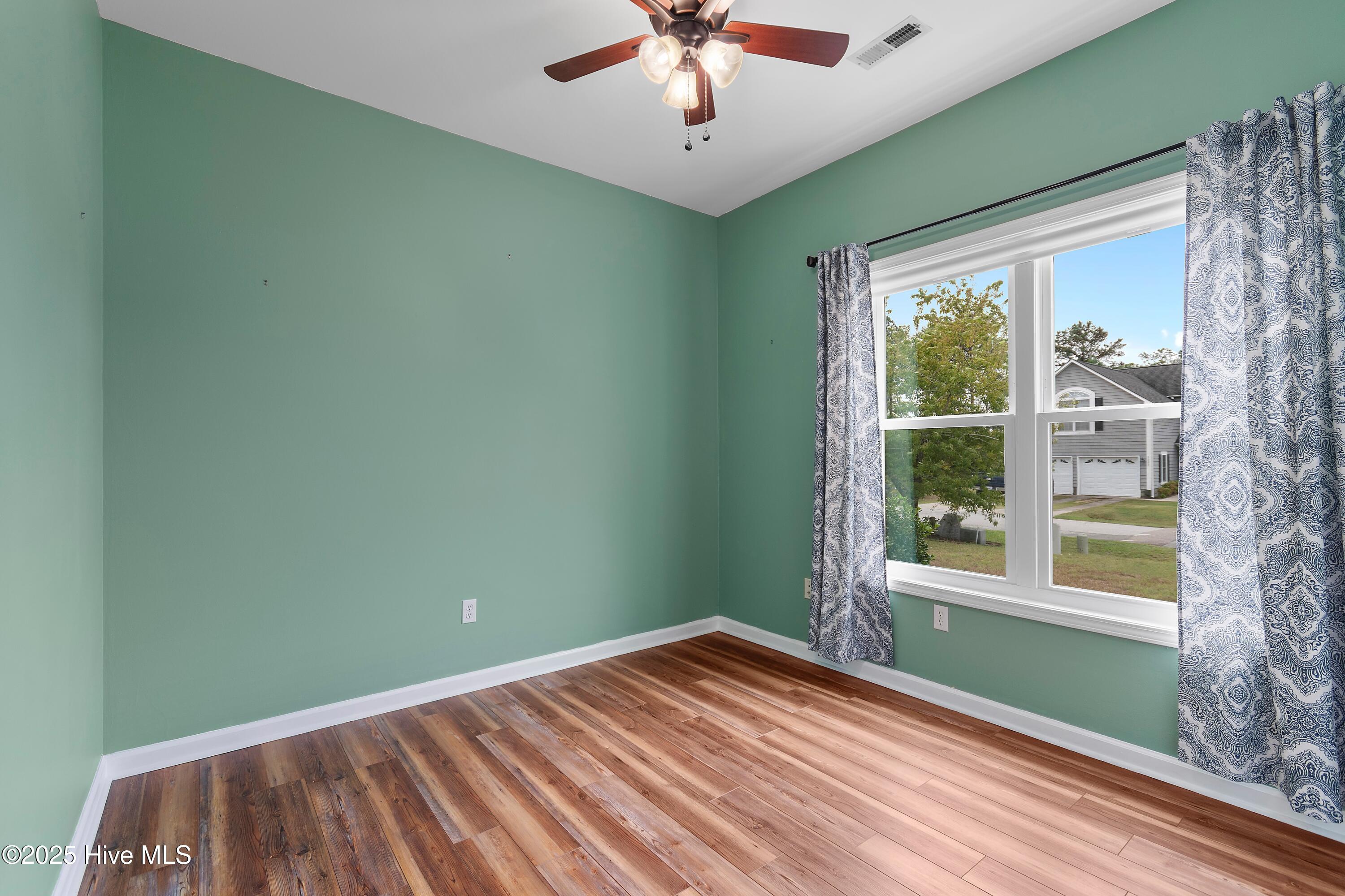 5009 N Hampton Drive SE