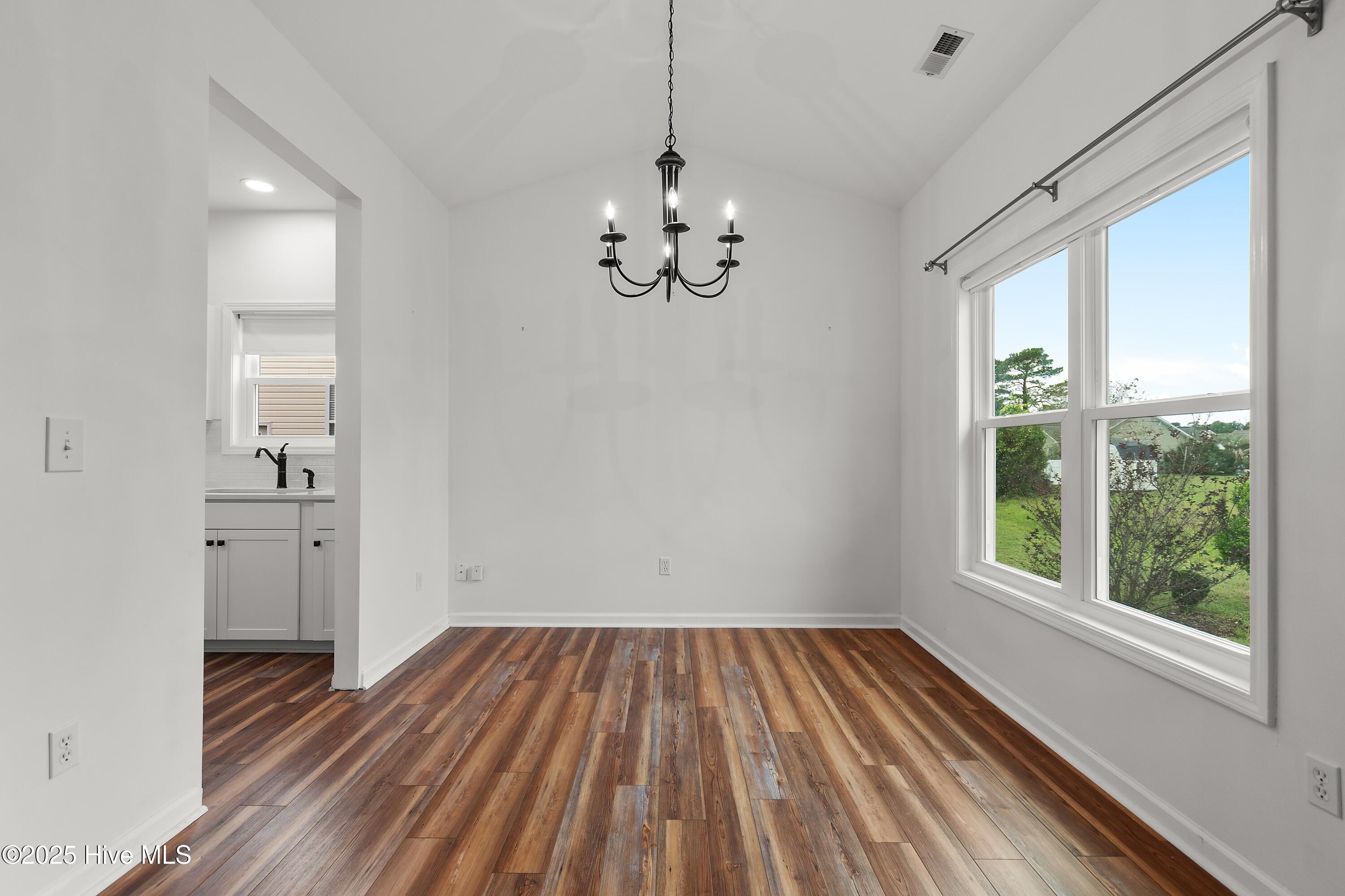 5009 N Hampton Drive SE