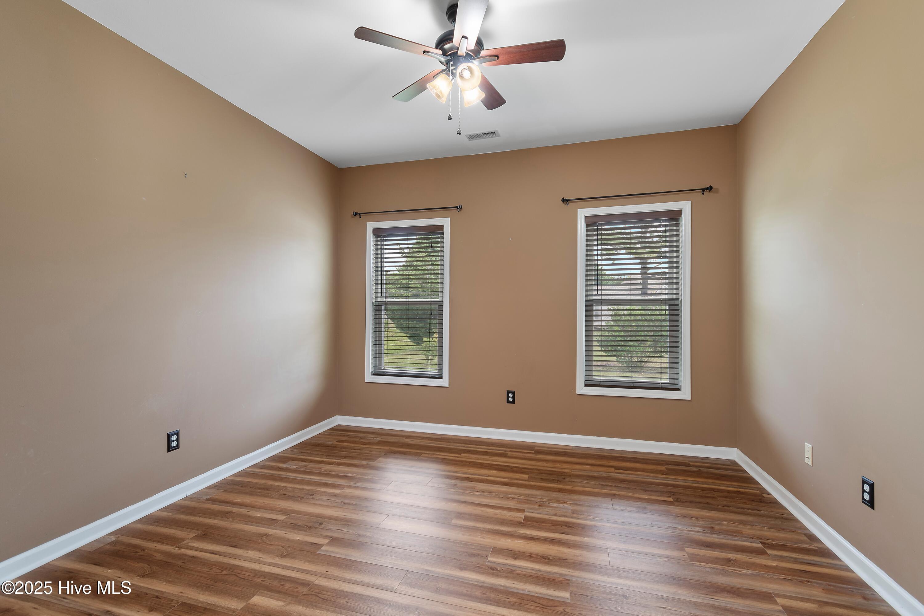 5009 N Hampton Drive SE