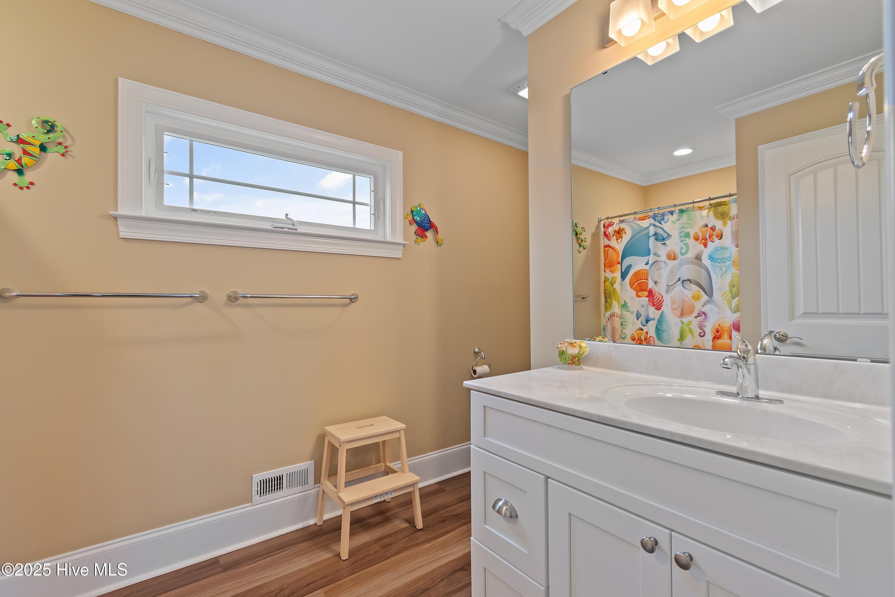 4986 N Hampton Drive SE