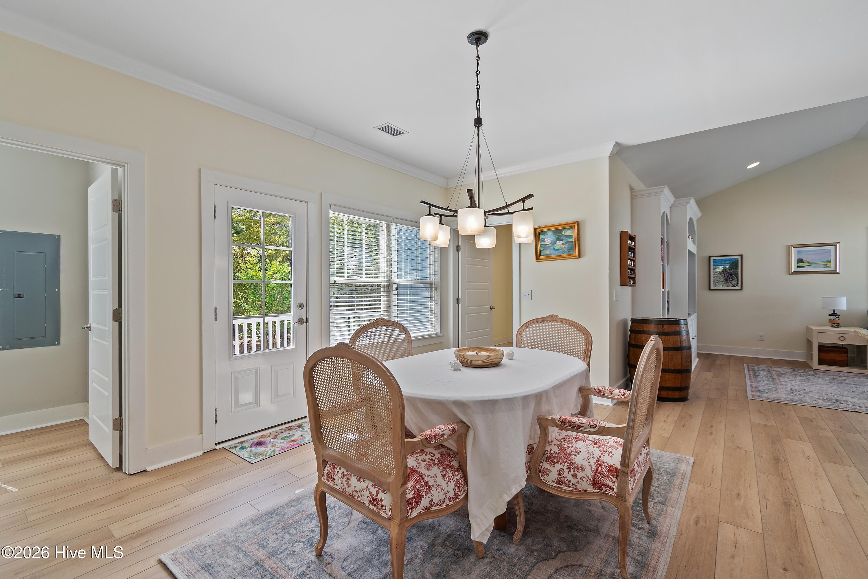 634 Ashbury Drive SE