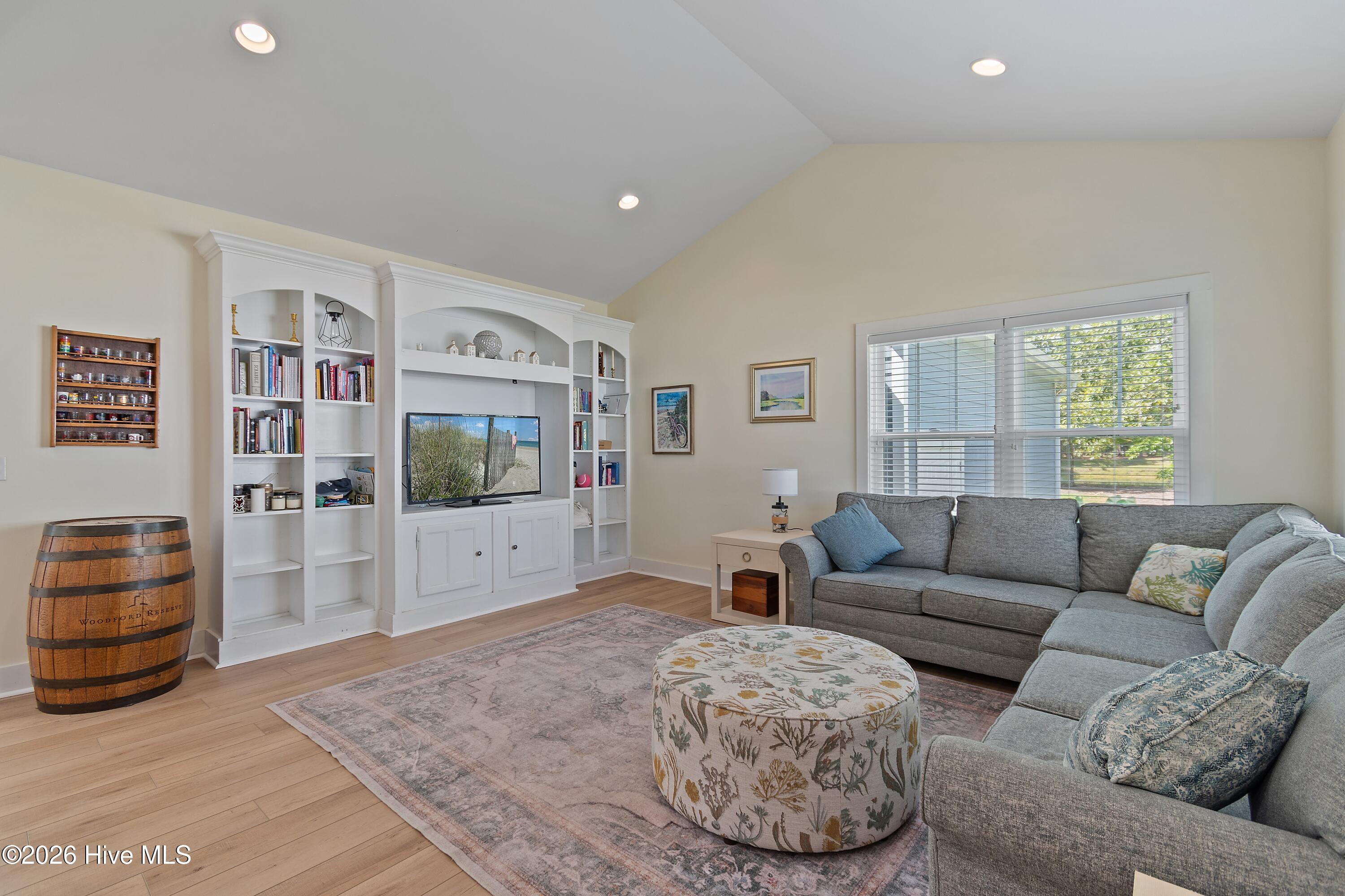 634 Ashbury Drive SE