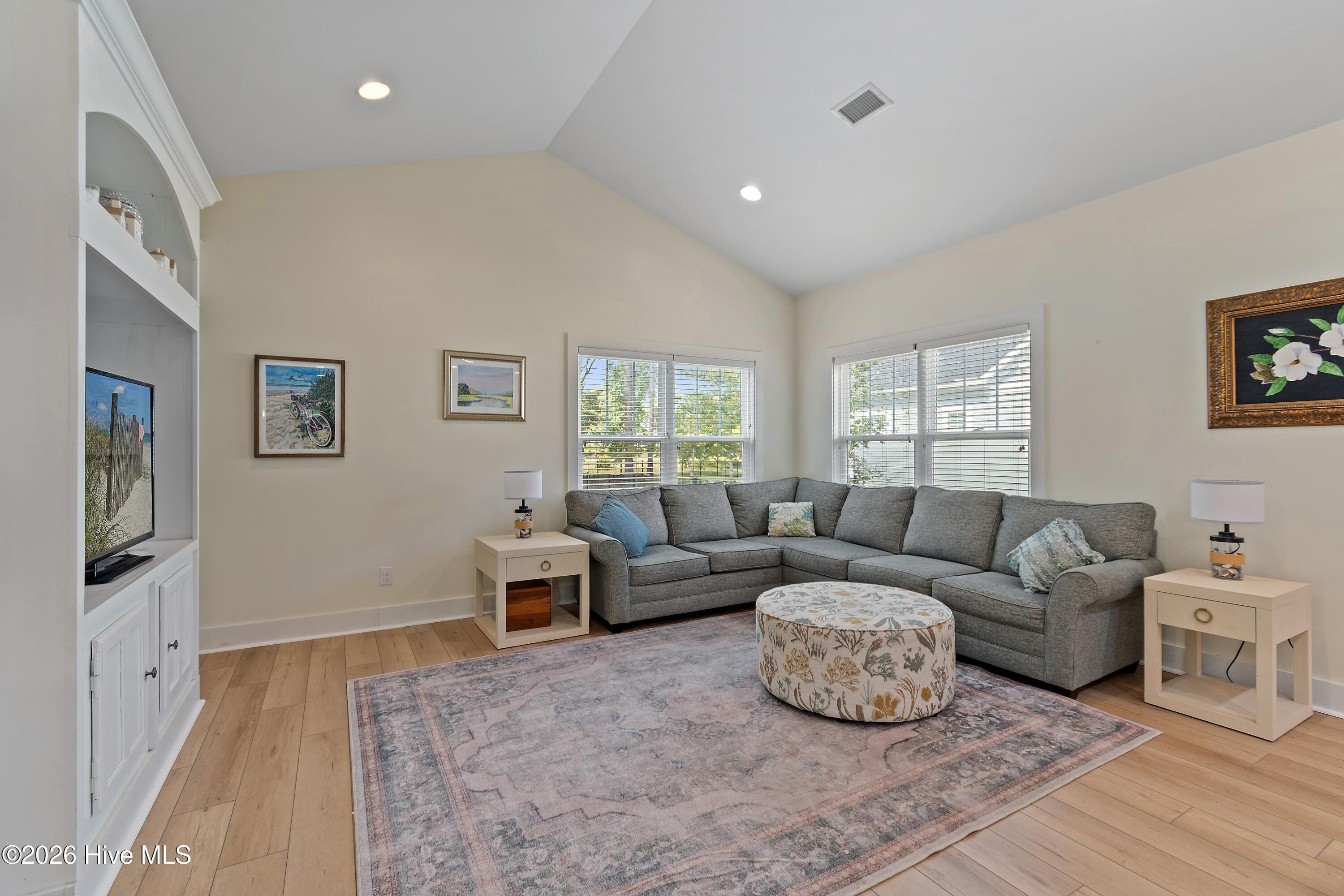 634 Ashbury Drive SE