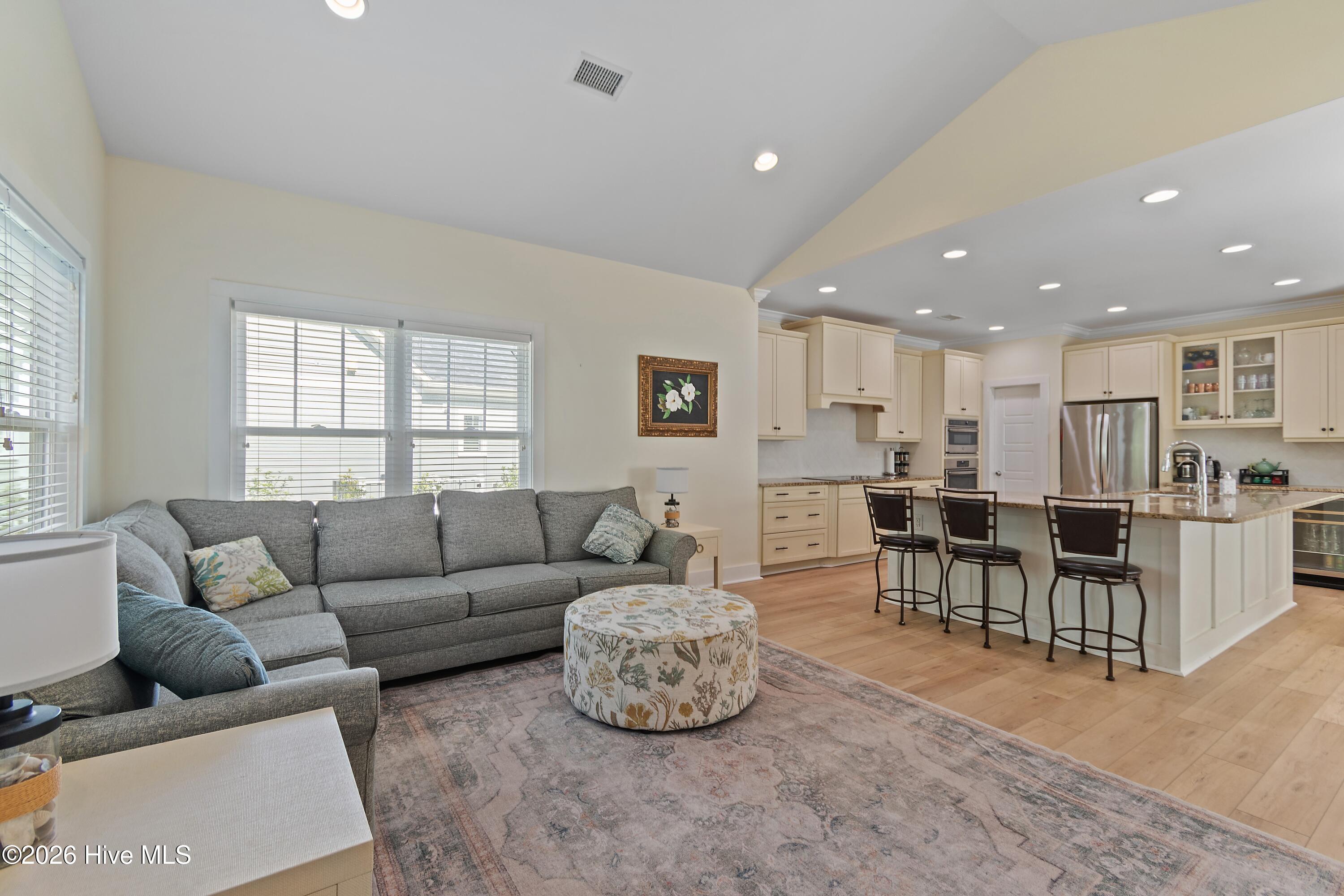 634 Ashbury Drive SE