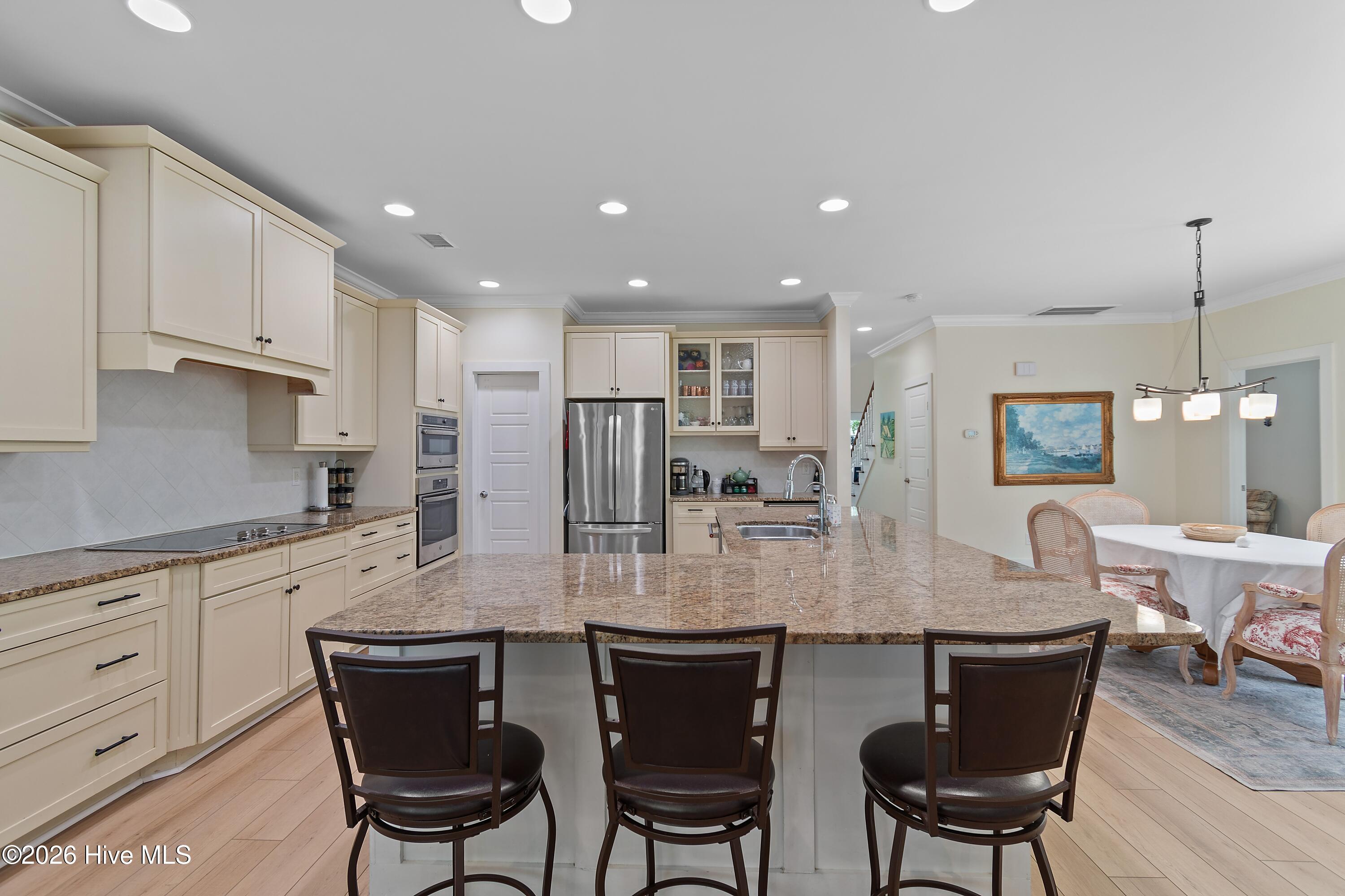 634 Ashbury Drive SE