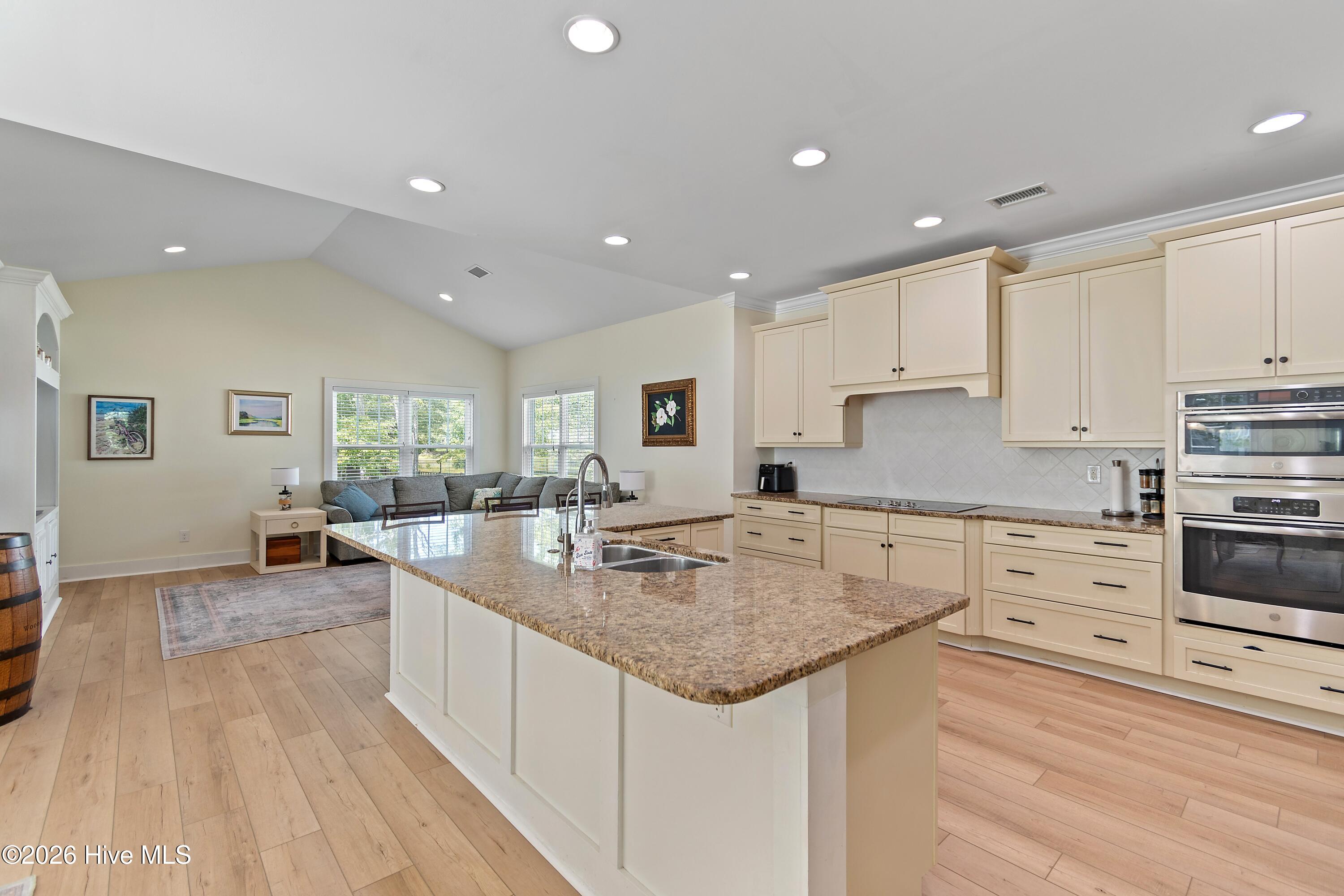 634 Ashbury Drive SE