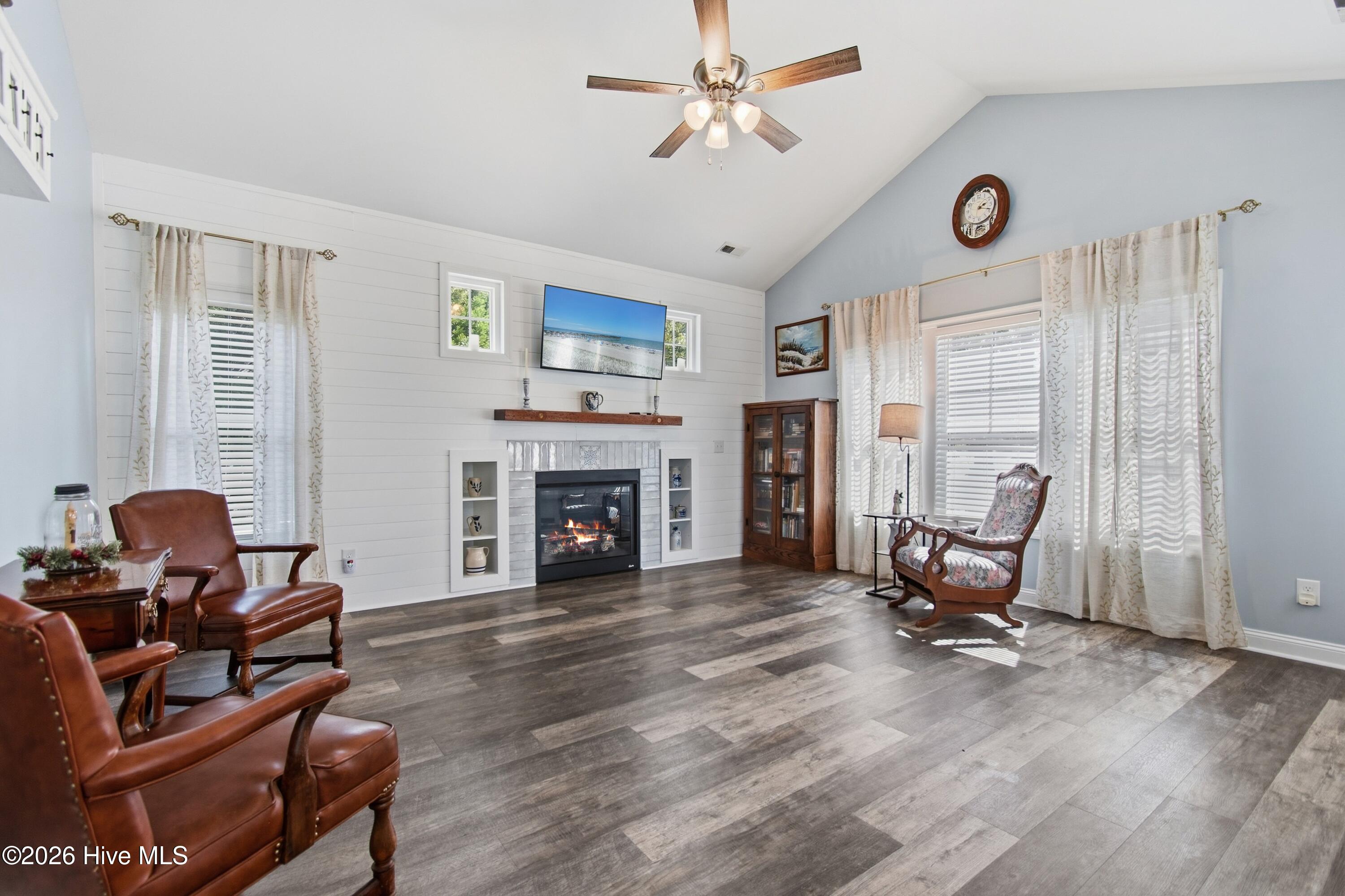 2847 Palm Grove Grove SW