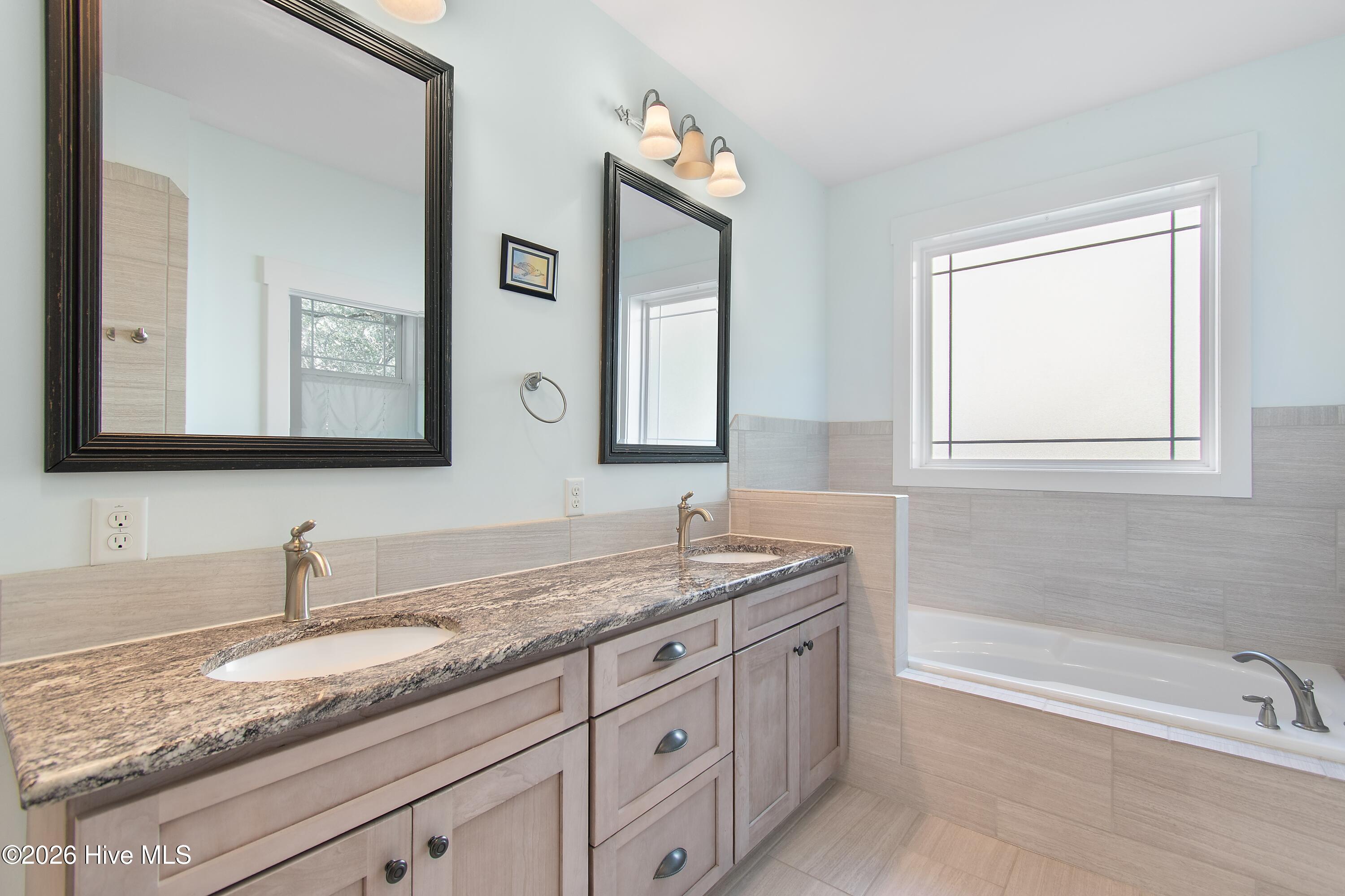 432 Cades Trail