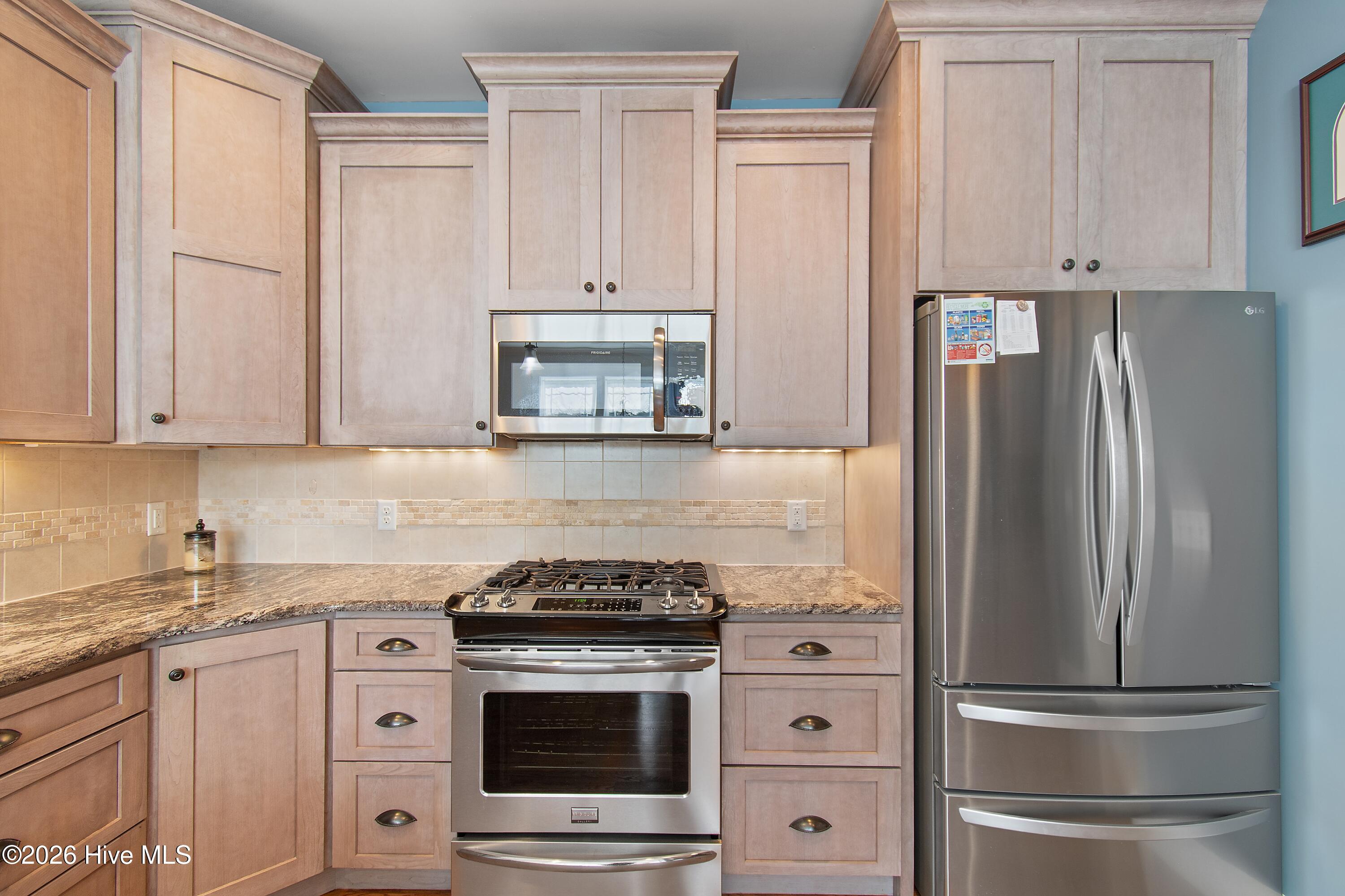 432 Cades Trail
