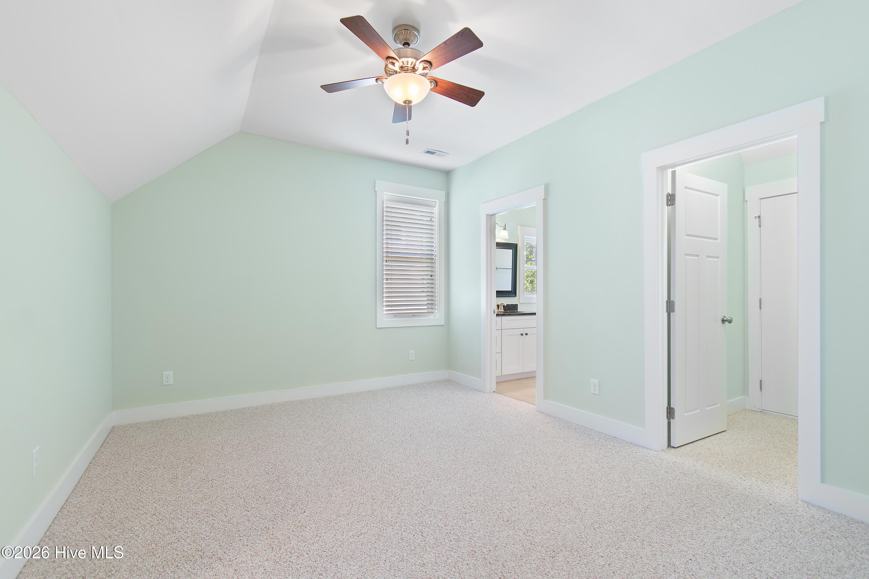 432 Cades Trail