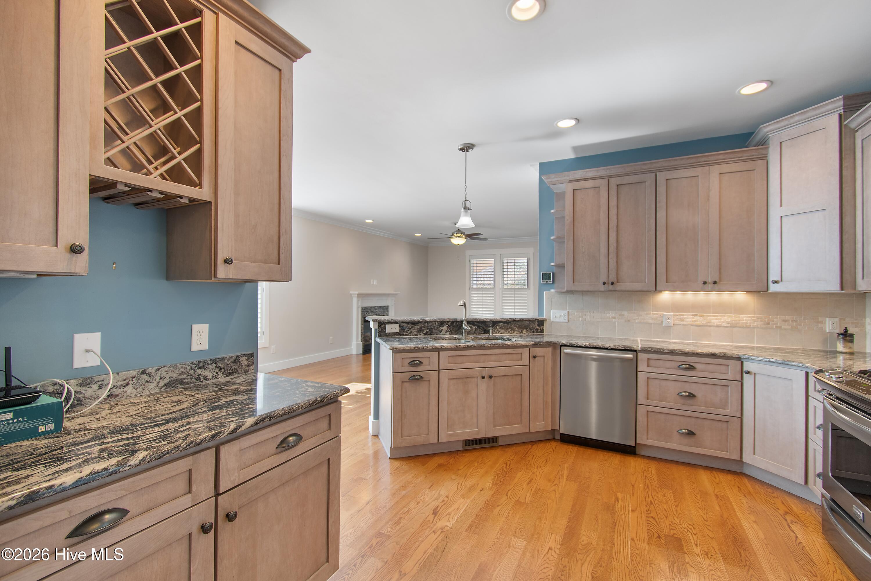 432 Cades Trail