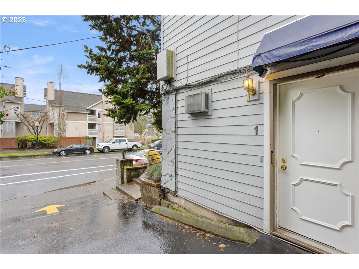1727 NE MULTNOMAH ST 1