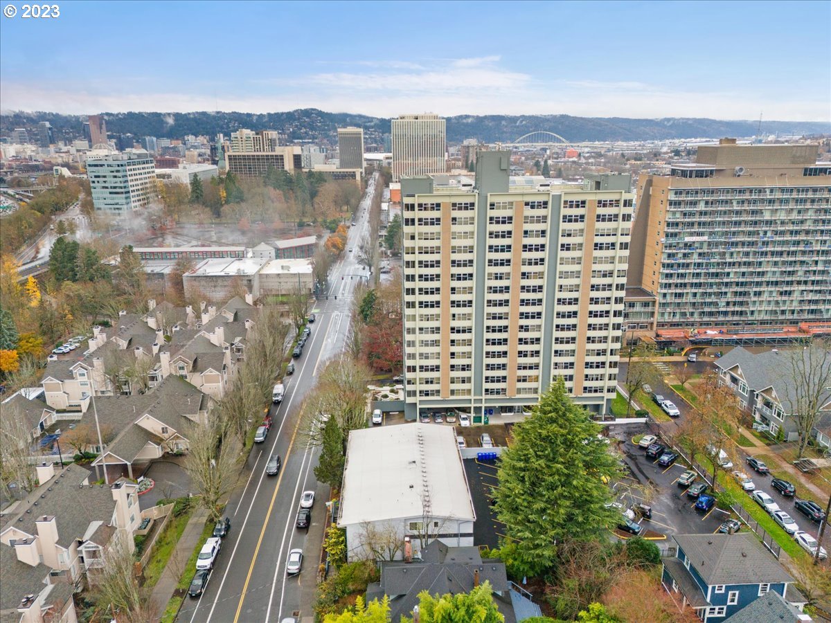 1727 NE MULTNOMAH ST 1
