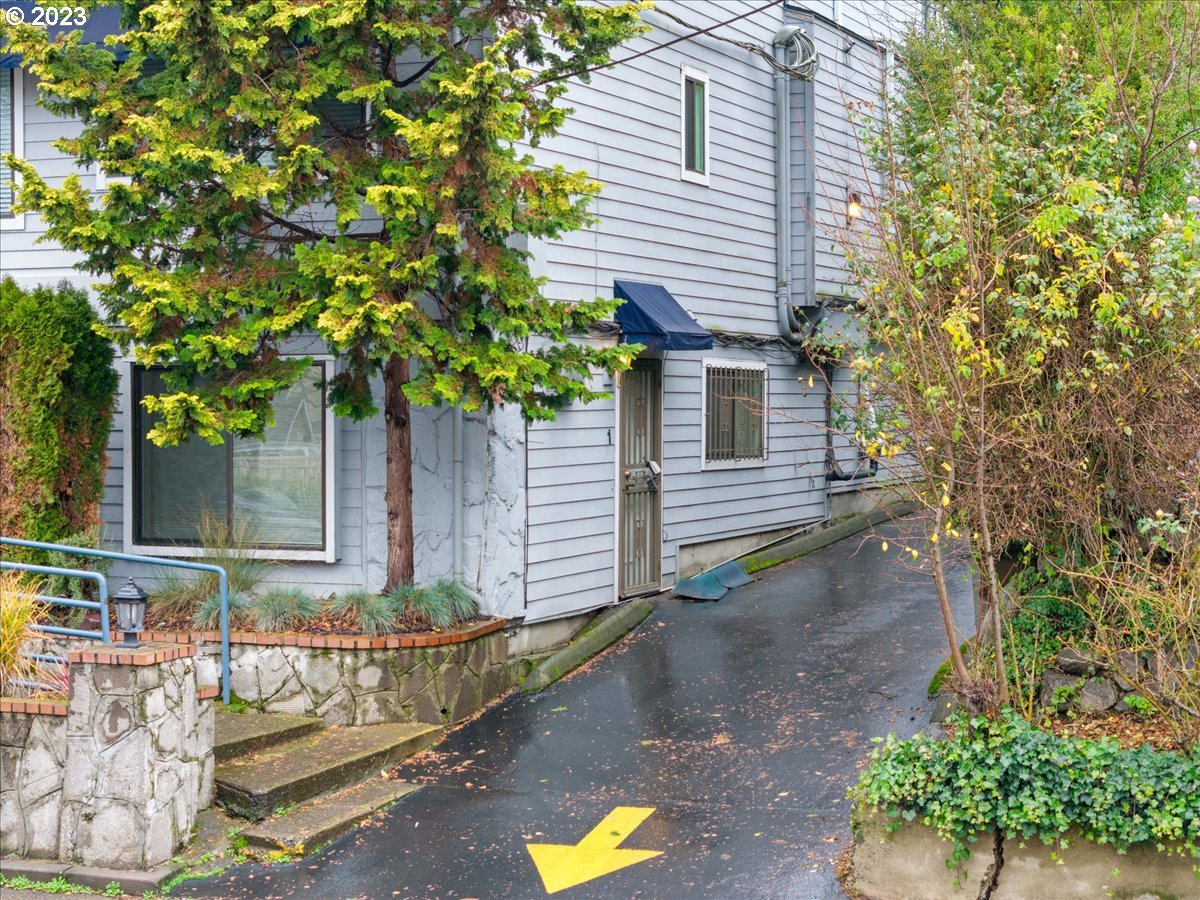 1727 NE MULTNOMAH ST 1