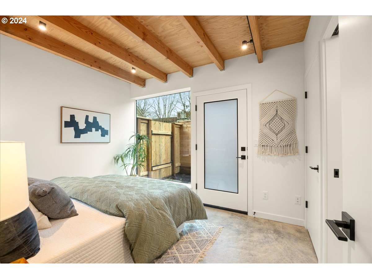 3530 N Borthwick AVE 2