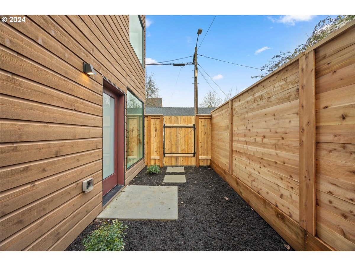 3530 N Borthwick AVE 2