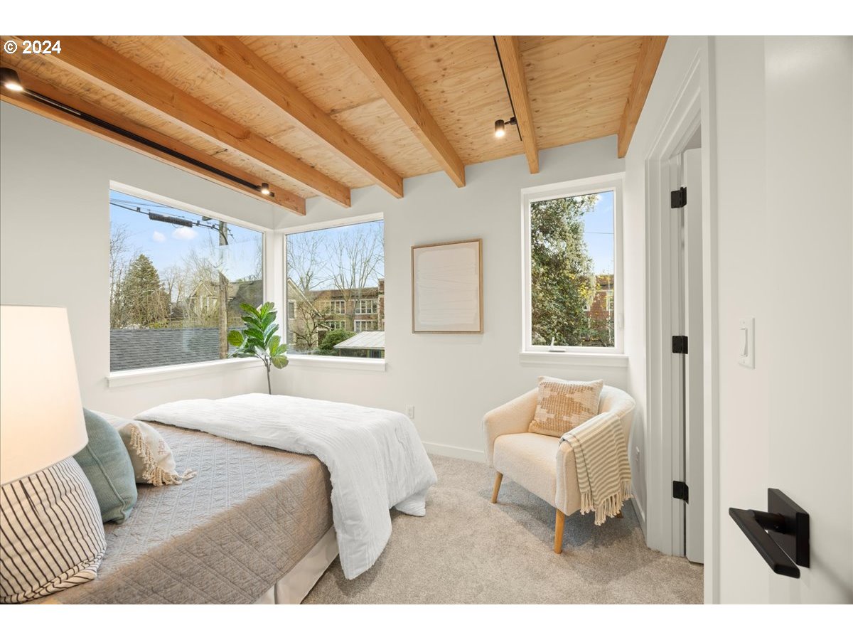 3530 N Borthwick AVE 2