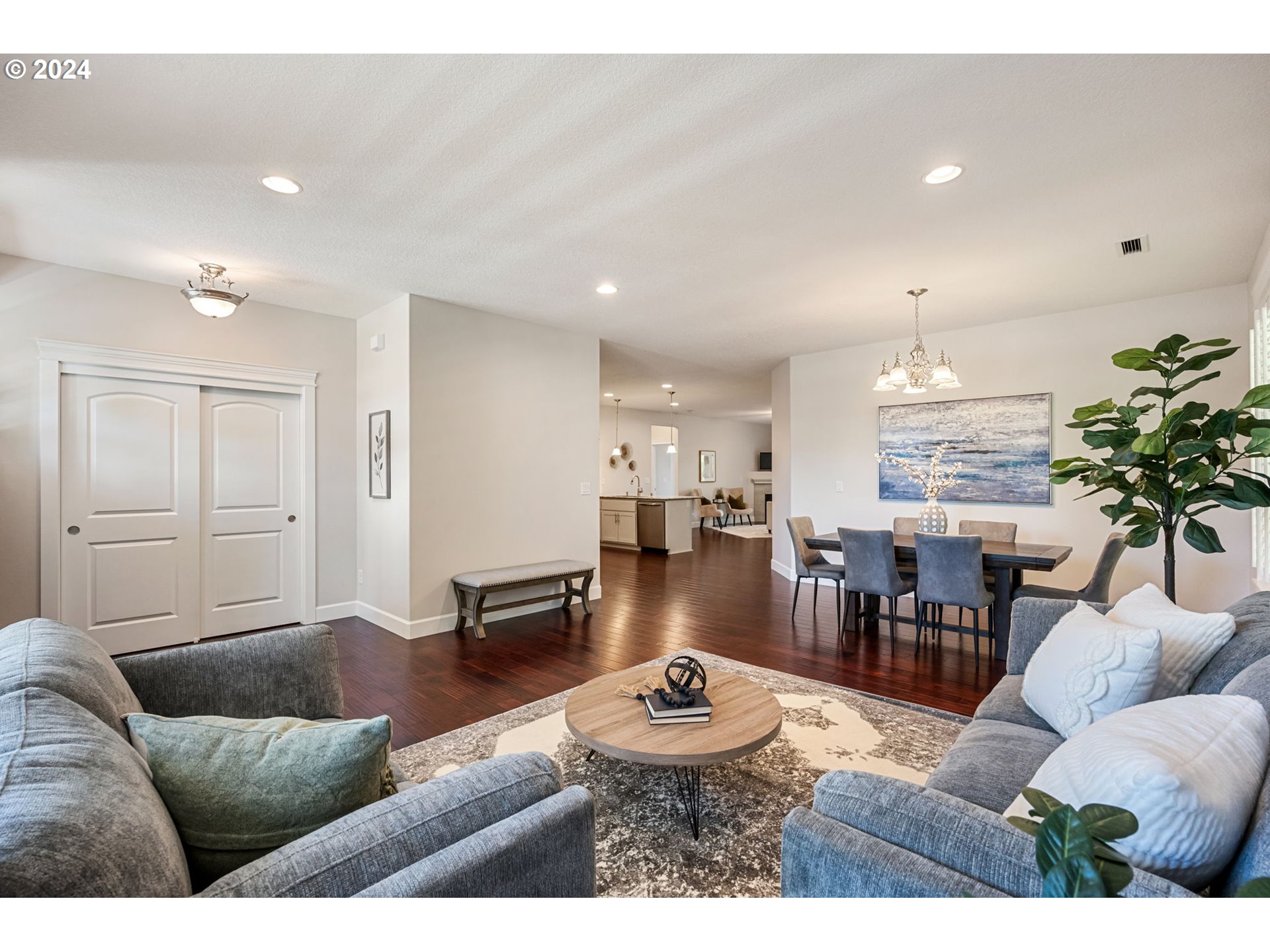 151 N 40TH AVE