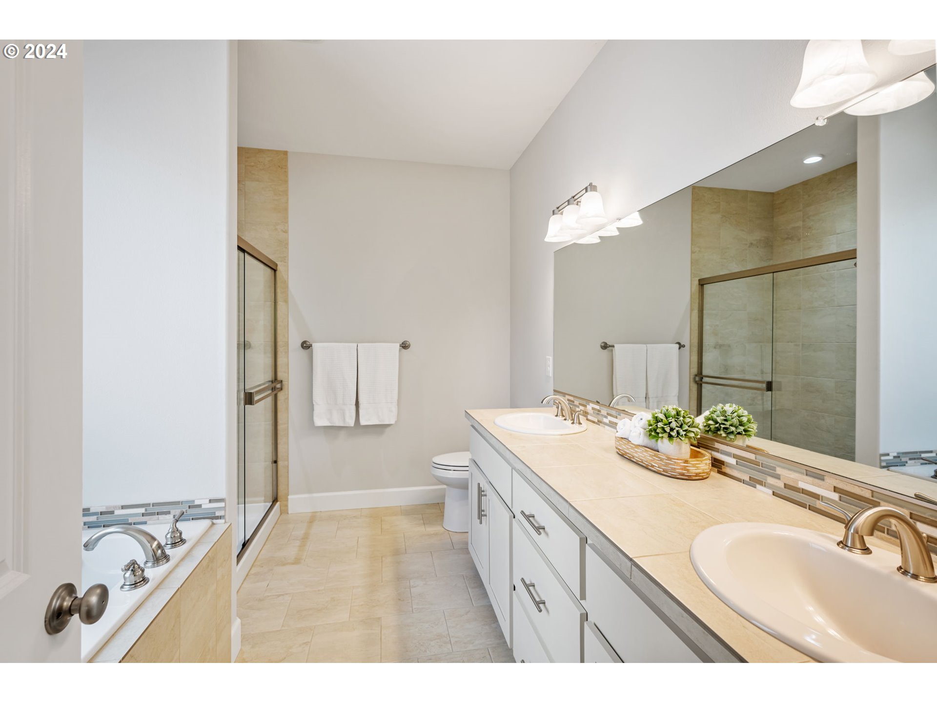 151 N 40TH AVE