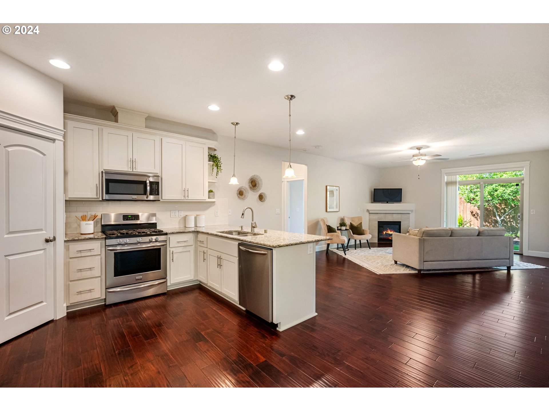 151 N 40TH AVE