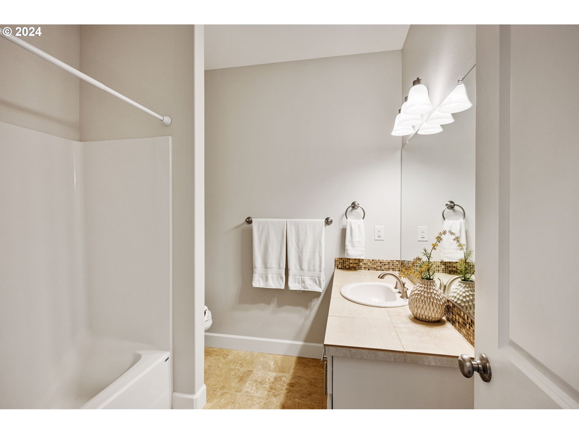 151 N 40TH AVE