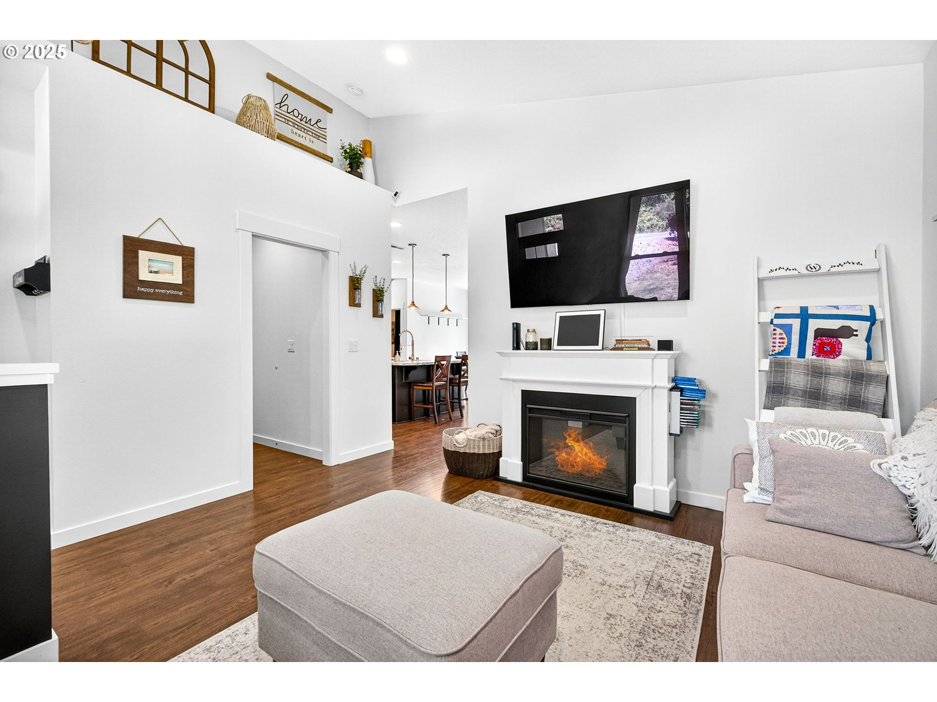 215 S PEKIN RD
