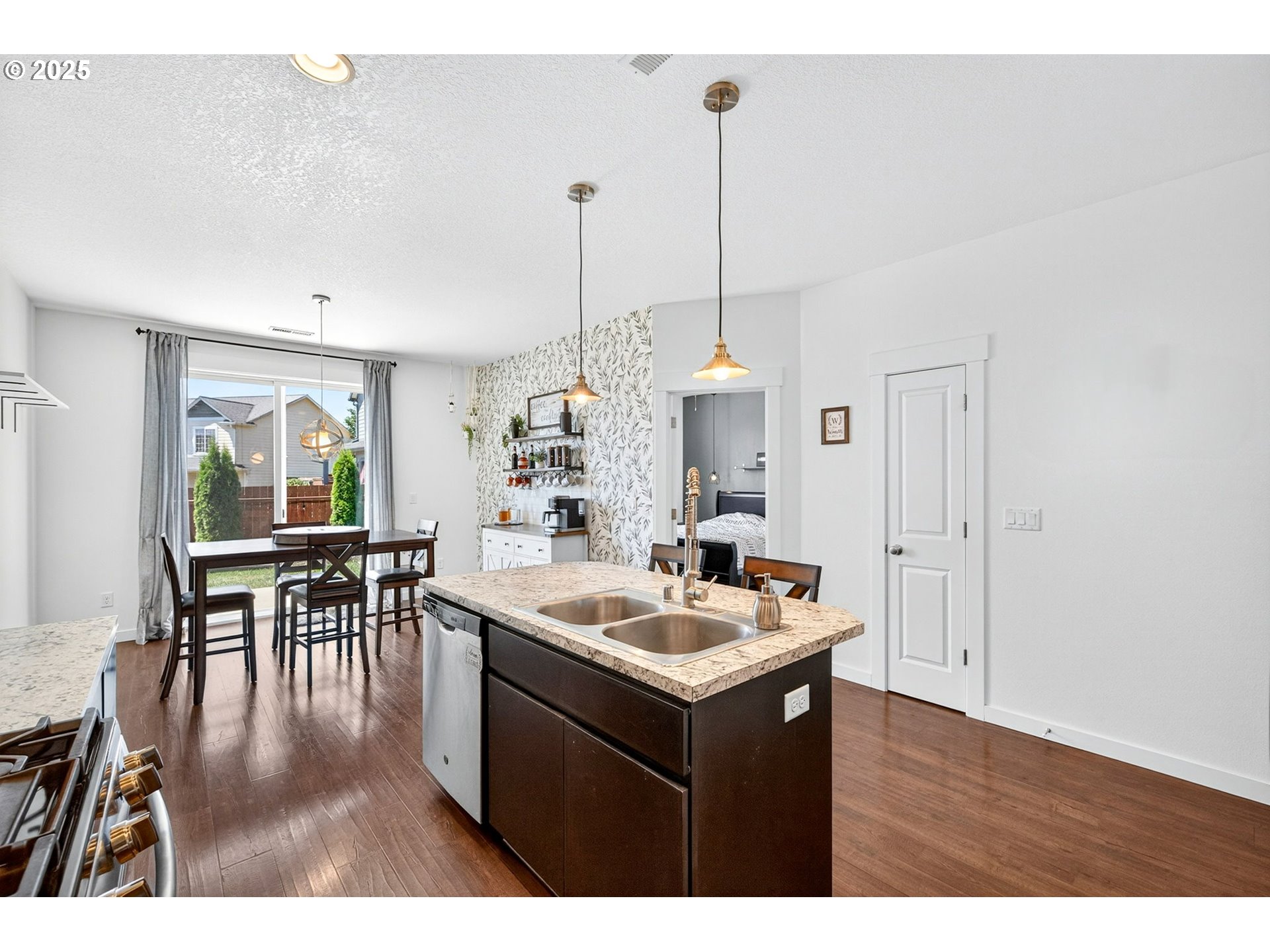 215 S PEKIN RD