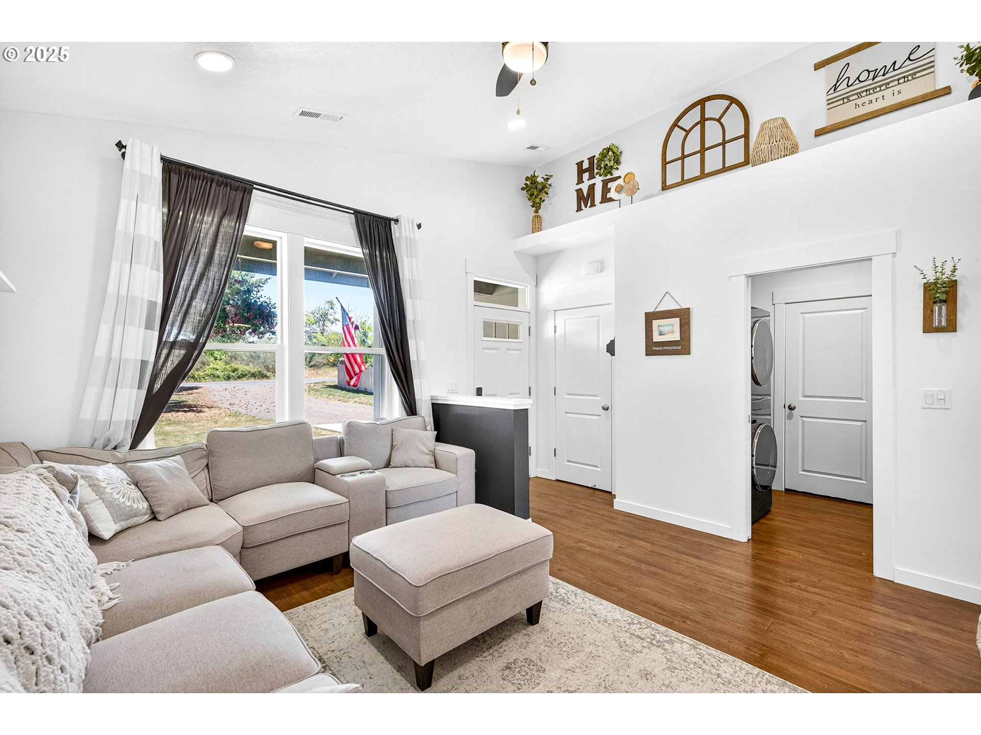 215 S PEKIN RD