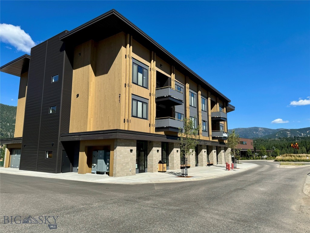211 Town Center Avenue 1A